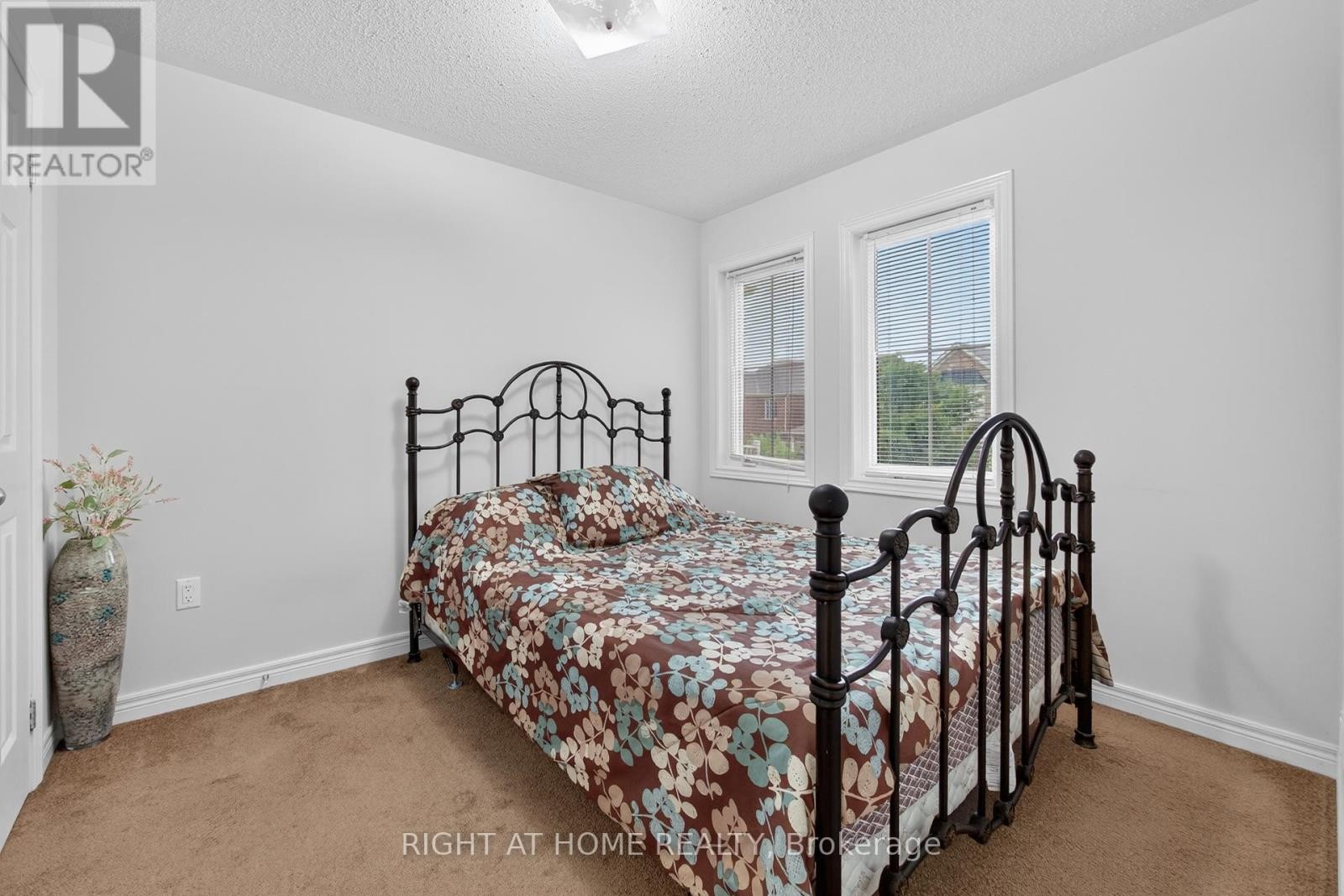 












147 BETONY DRIVE

,
Richmond Hill (Oak Ridges),




Ontario
L4E0P3

