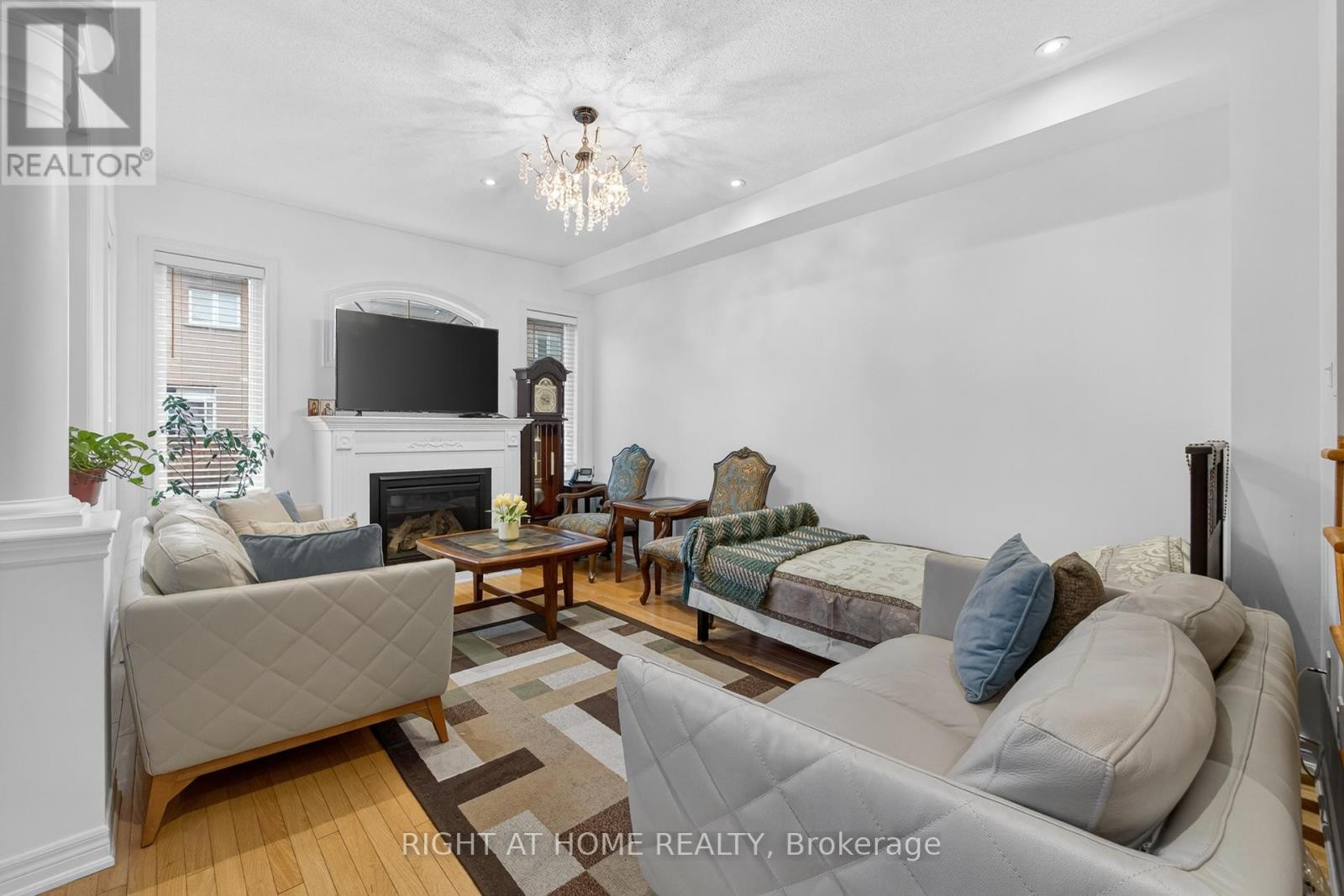 












147 BETONY DRIVE

,
Richmond Hill (Oak Ridges),




Ontario
L4E0P3

