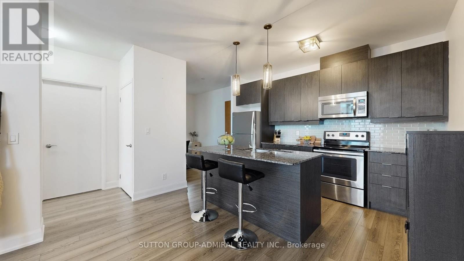 












513 - 2910 HIGHWAY 7

,
Vaughan (Concord),




Ontario
L4K0H8

