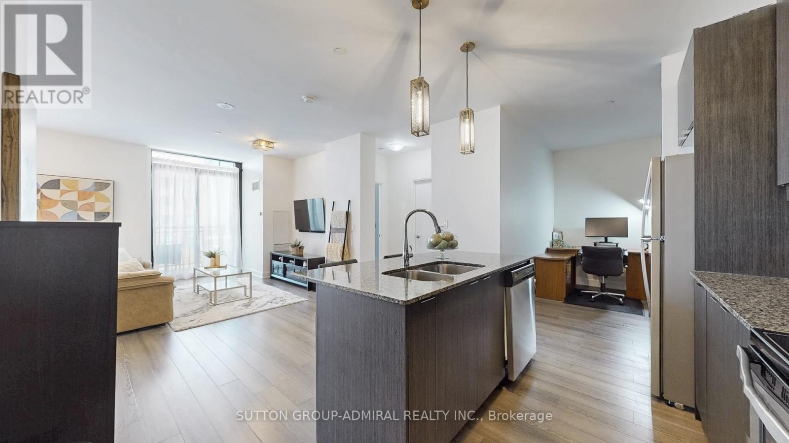












513 - 2910 HIGHWAY 7

,
Vaughan (Concord),




Ontario
L4K0H8

