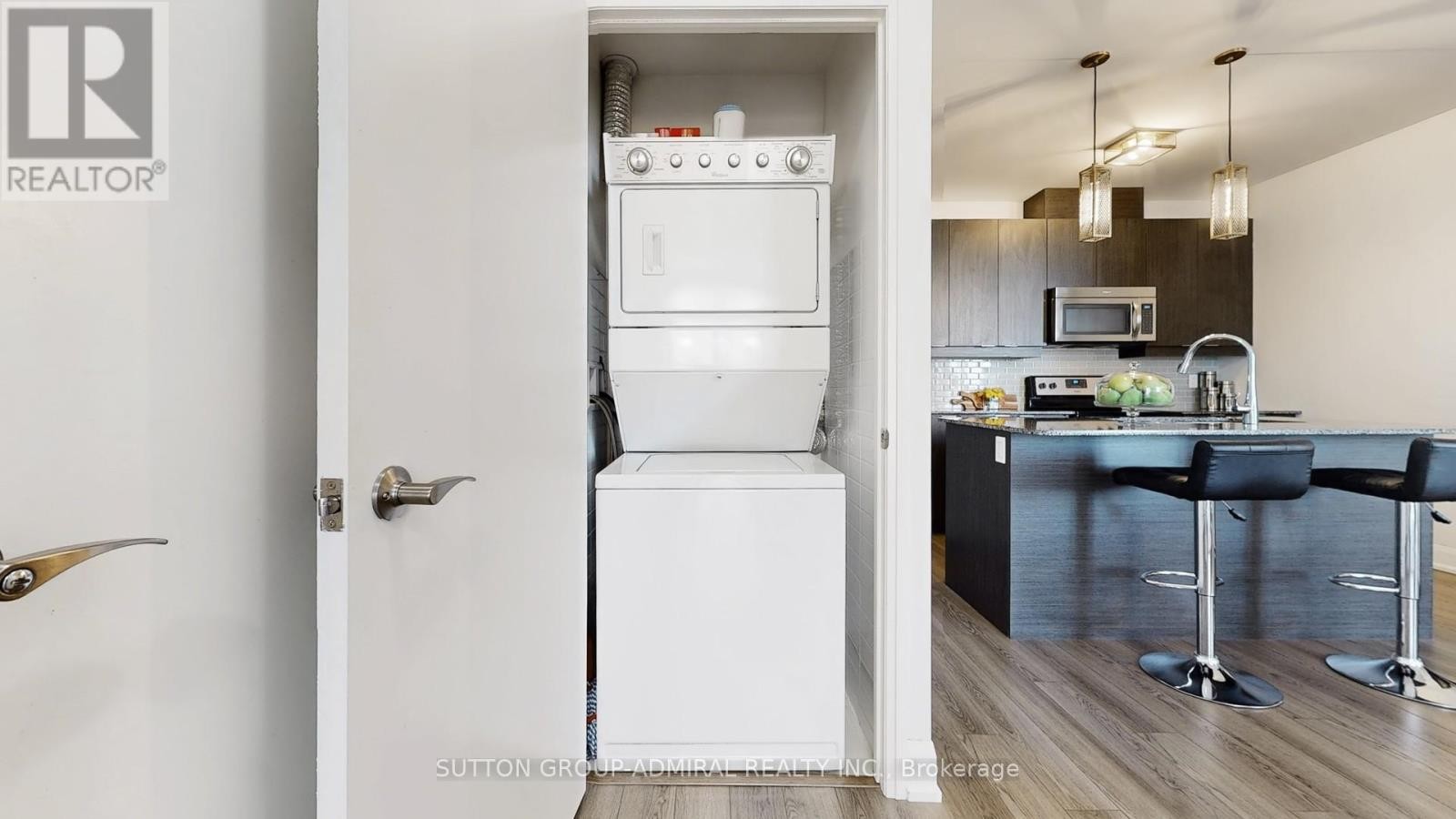 












513 - 2910 HIGHWAY 7

,
Vaughan (Concord),




Ontario
L4K0H8


