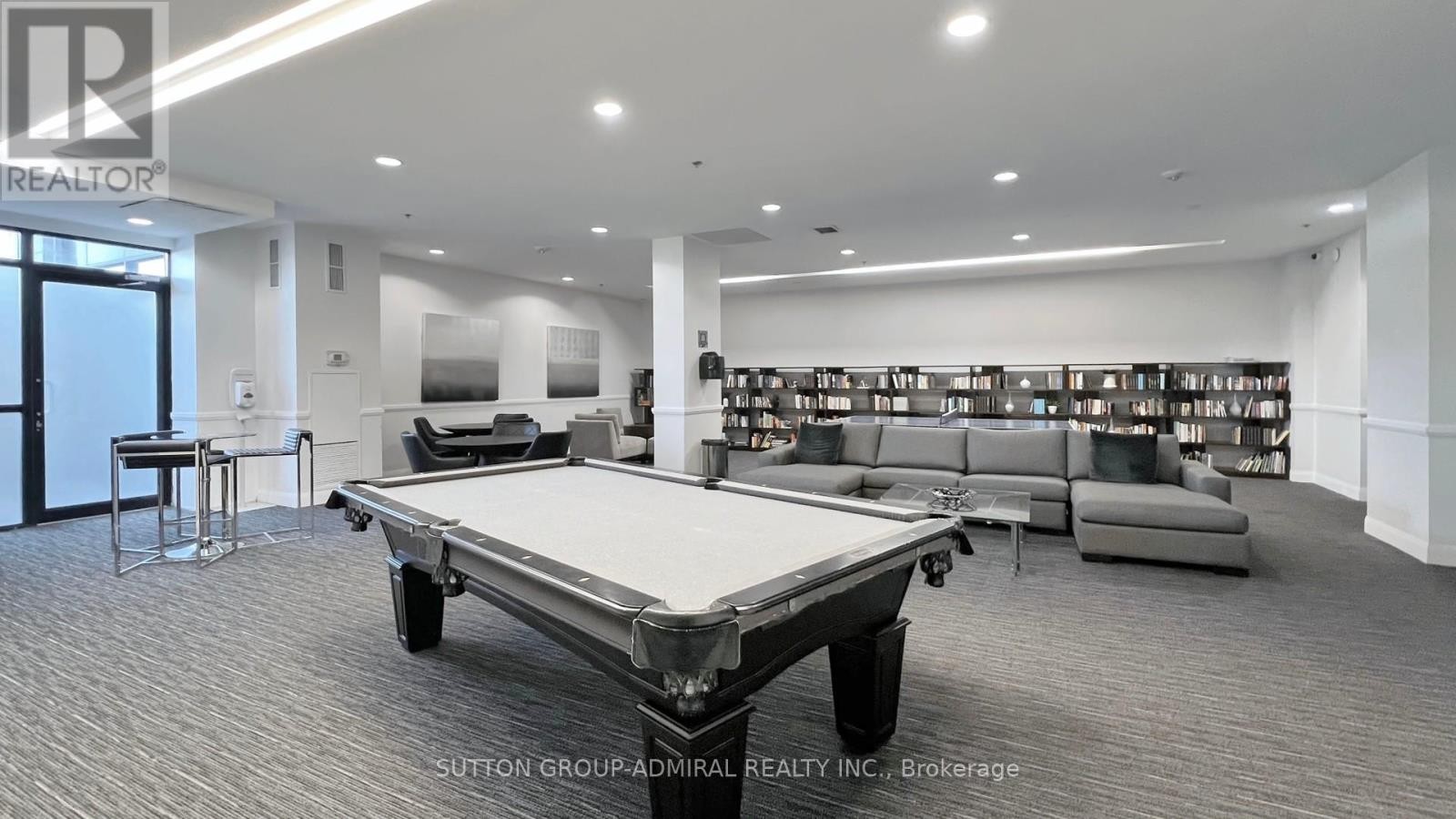 












513 - 2910 HIGHWAY 7

,
Vaughan (Concord),




Ontario
L4K0H8

