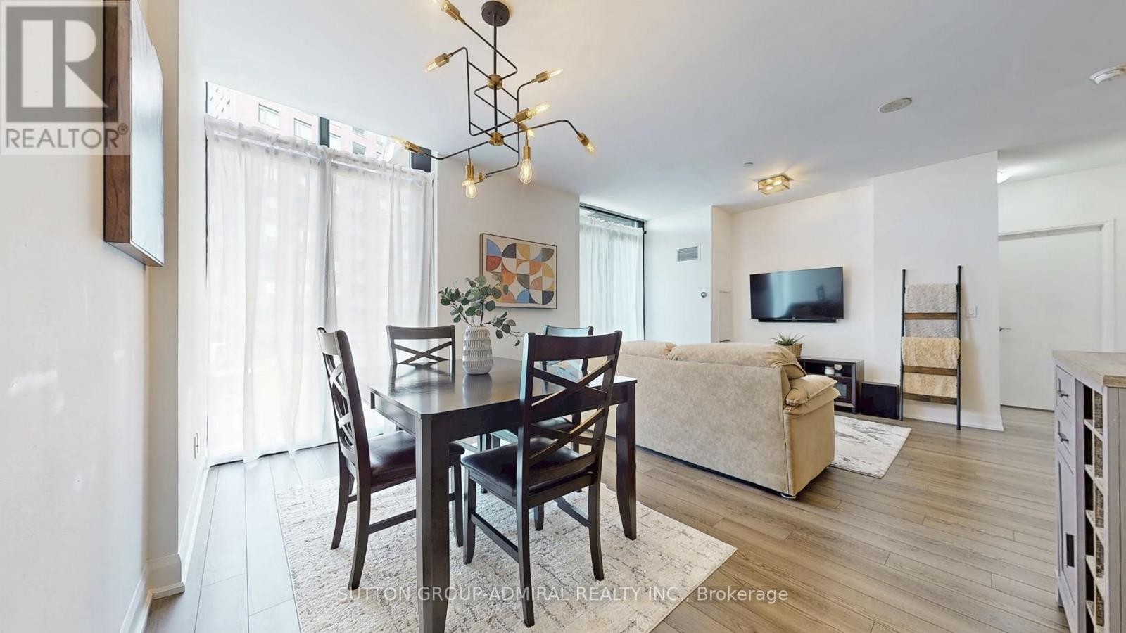












513 - 2910 HIGHWAY 7

,
Vaughan (Concord),




Ontario
L4K0H8

