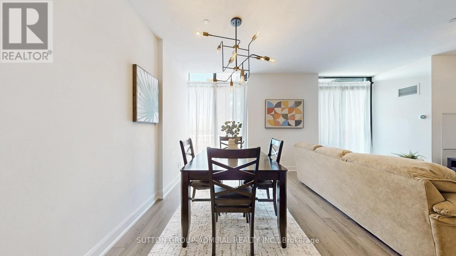 












513 - 2910 HIGHWAY 7

,
Vaughan (Concord),




Ontario
L4K0H8

