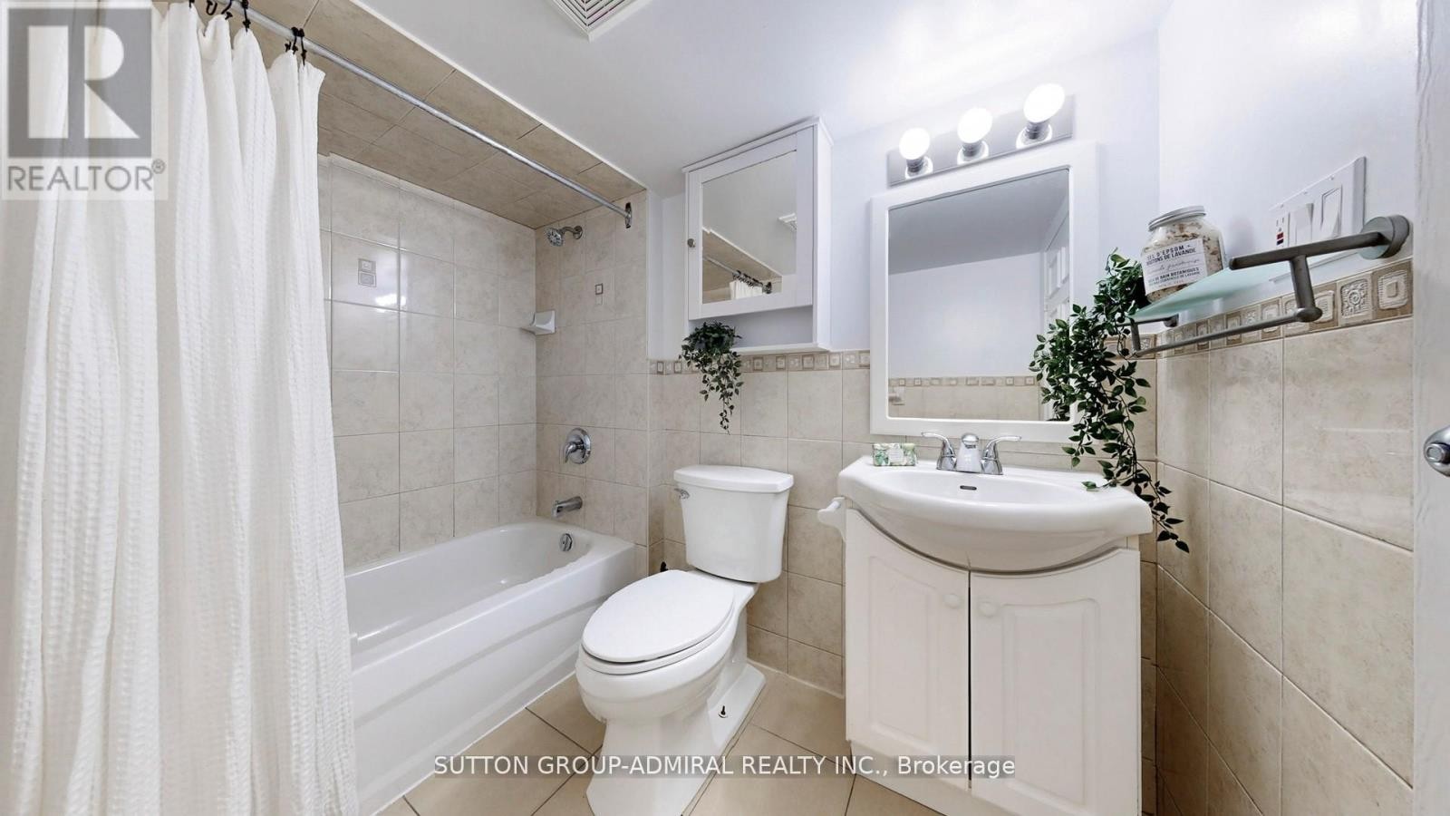 












122 EDMUND SEAGER DRIVE

,
Vaughan (Uplands),




Ontario
L4J4S7

