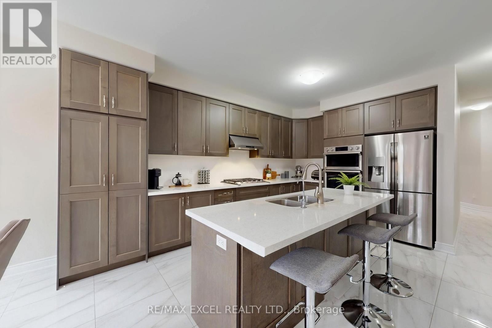 












96 BOUNDARY BOULEVARD

,
Whitchurch-Stouffville (Stouffville),




Ontario
L4A4W2


