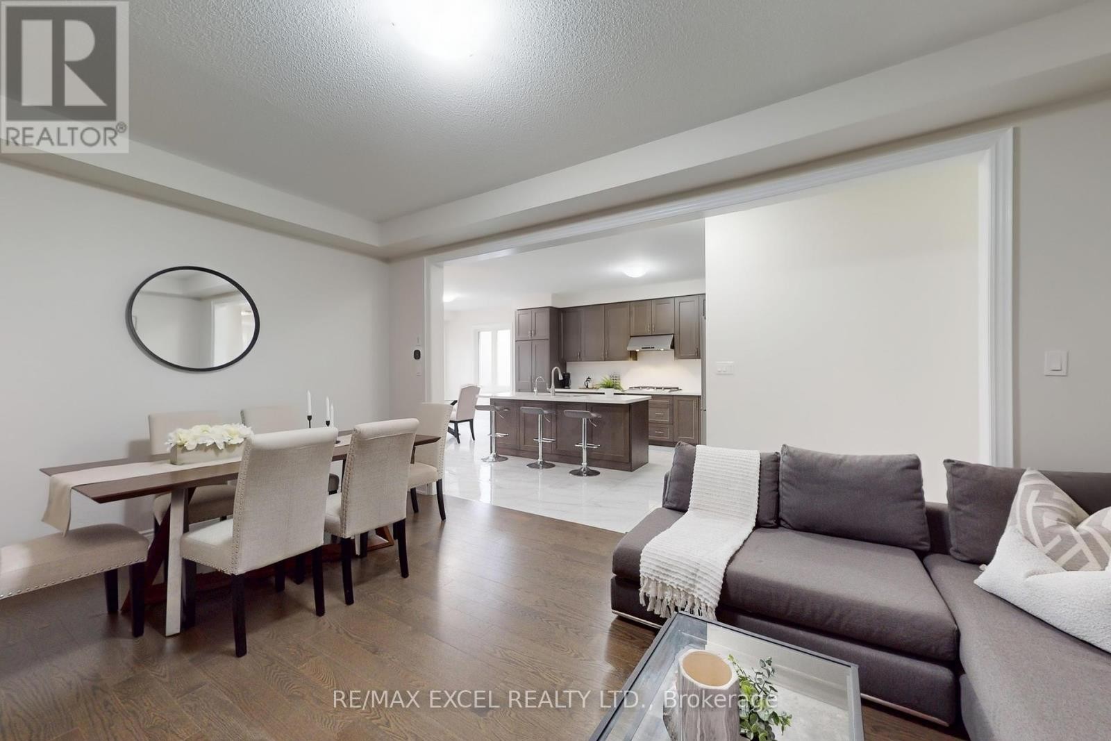 












96 BOUNDARY BOULEVARD

,
Whitchurch-Stouffville (Stouffville),




Ontario
L4A4W2

