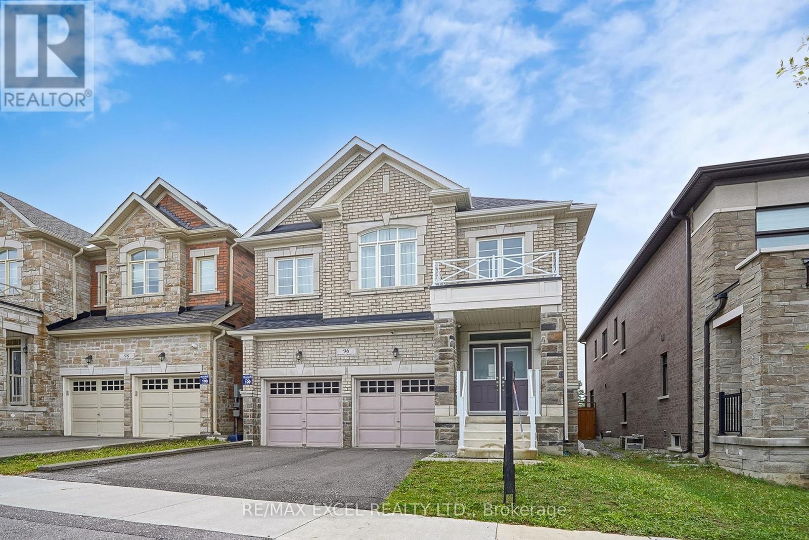 












96 BOUNDARY BOULEVARD

,
Whitchurch-Stouffville (Stouffville),




Ontario
L4A4W2

