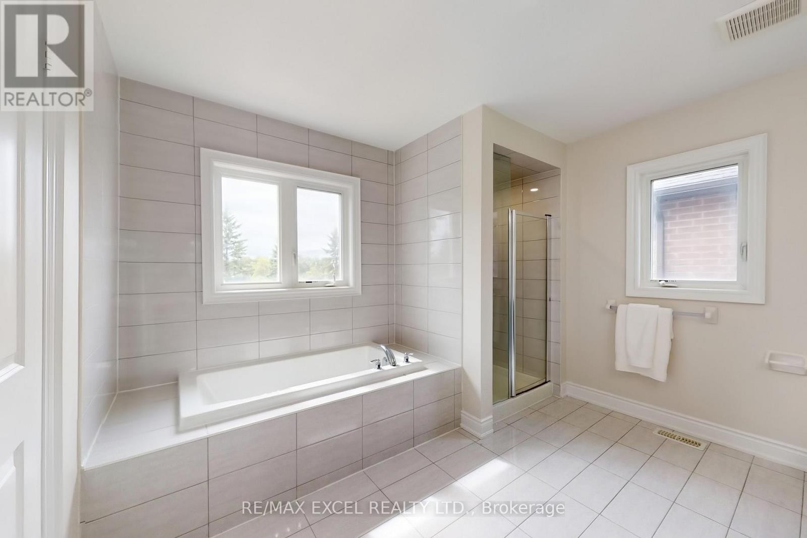 












96 BOUNDARY BOULEVARD

,
Whitchurch-Stouffville (Stouffville),




Ontario
L4A4W2

