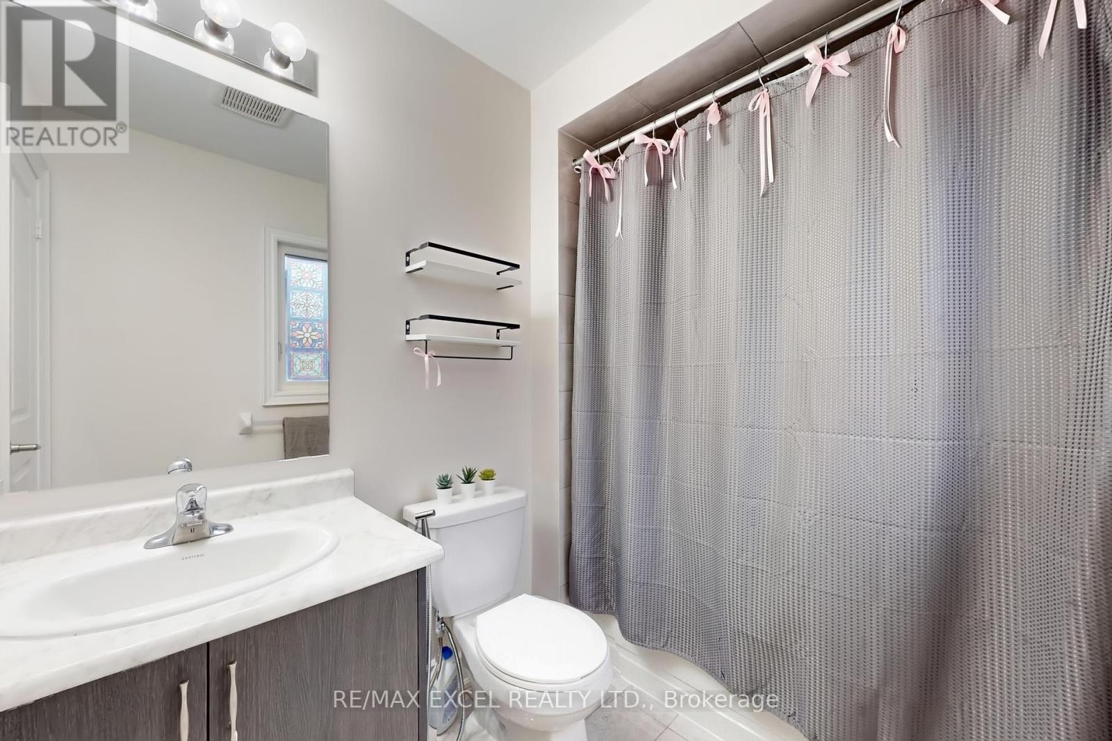 












96 BOUNDARY BOULEVARD

,
Whitchurch-Stouffville (Stouffville),




Ontario
L4A4W2

