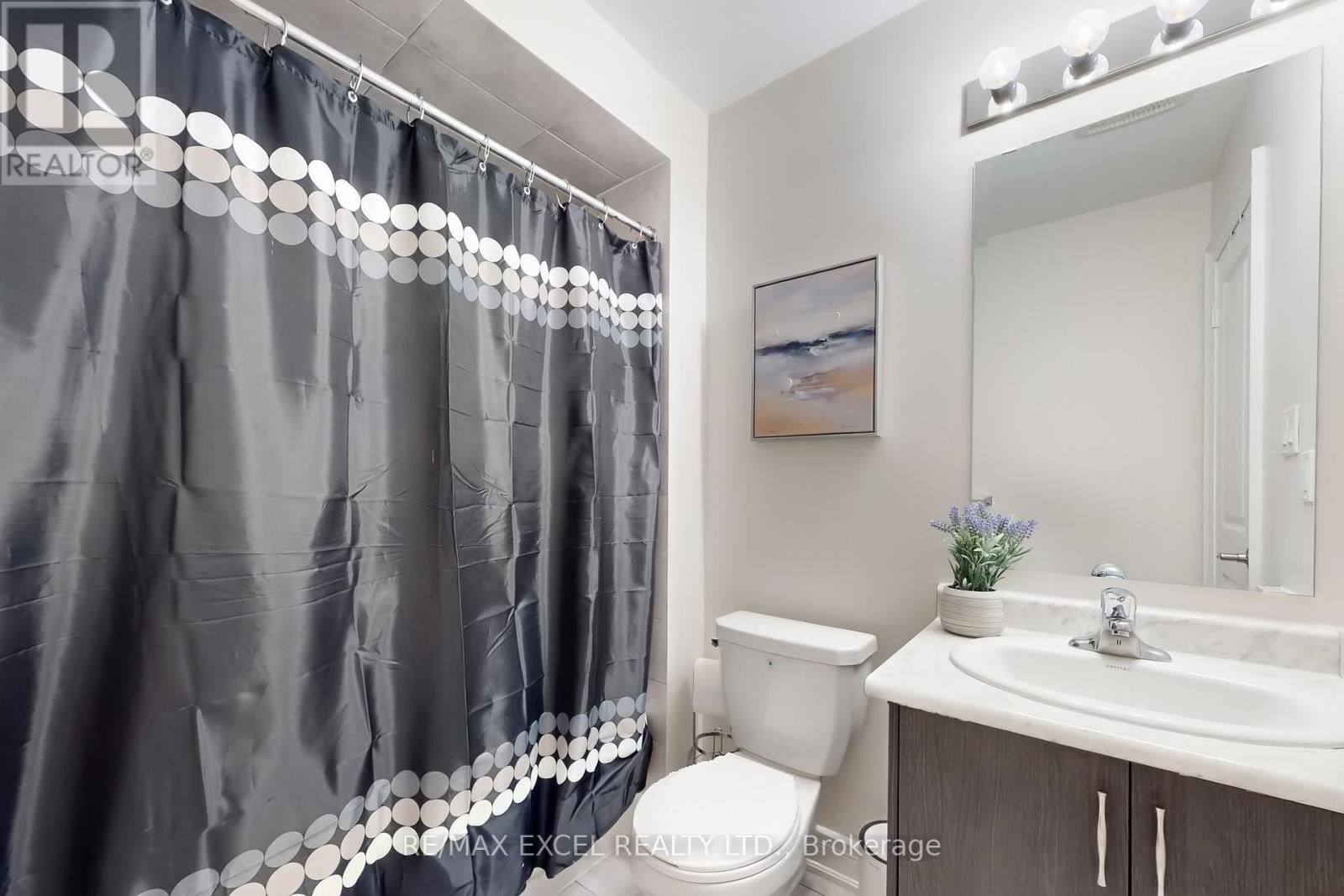 












96 BOUNDARY BOULEVARD

,
Whitchurch-Stouffville (Stouffville),




Ontario
L4A4W2

