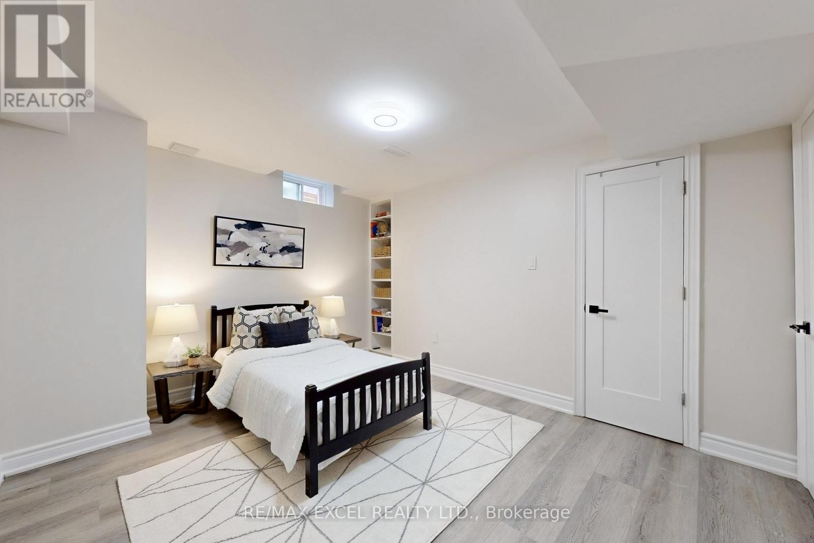












96 BOUNDARY BOULEVARD

,
Whitchurch-Stouffville (Stouffville),




Ontario
L4A4W2

