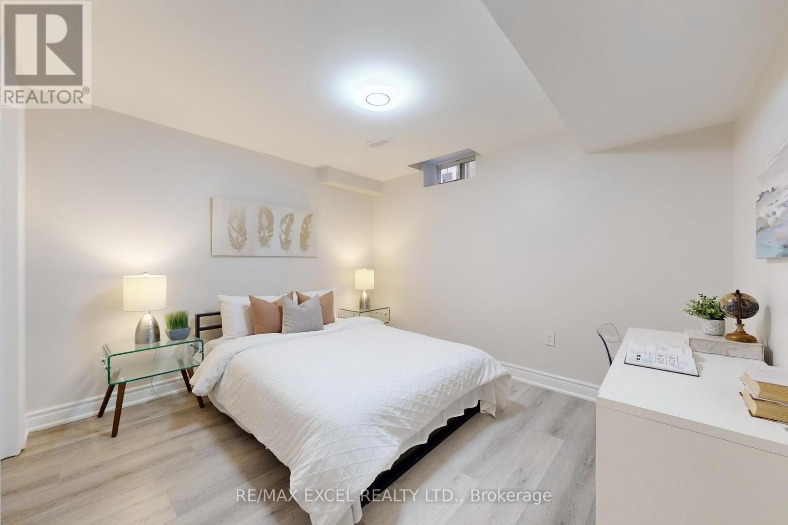 












96 BOUNDARY BOULEVARD

,
Whitchurch-Stouffville (Stouffville),




Ontario
L4A4W2


