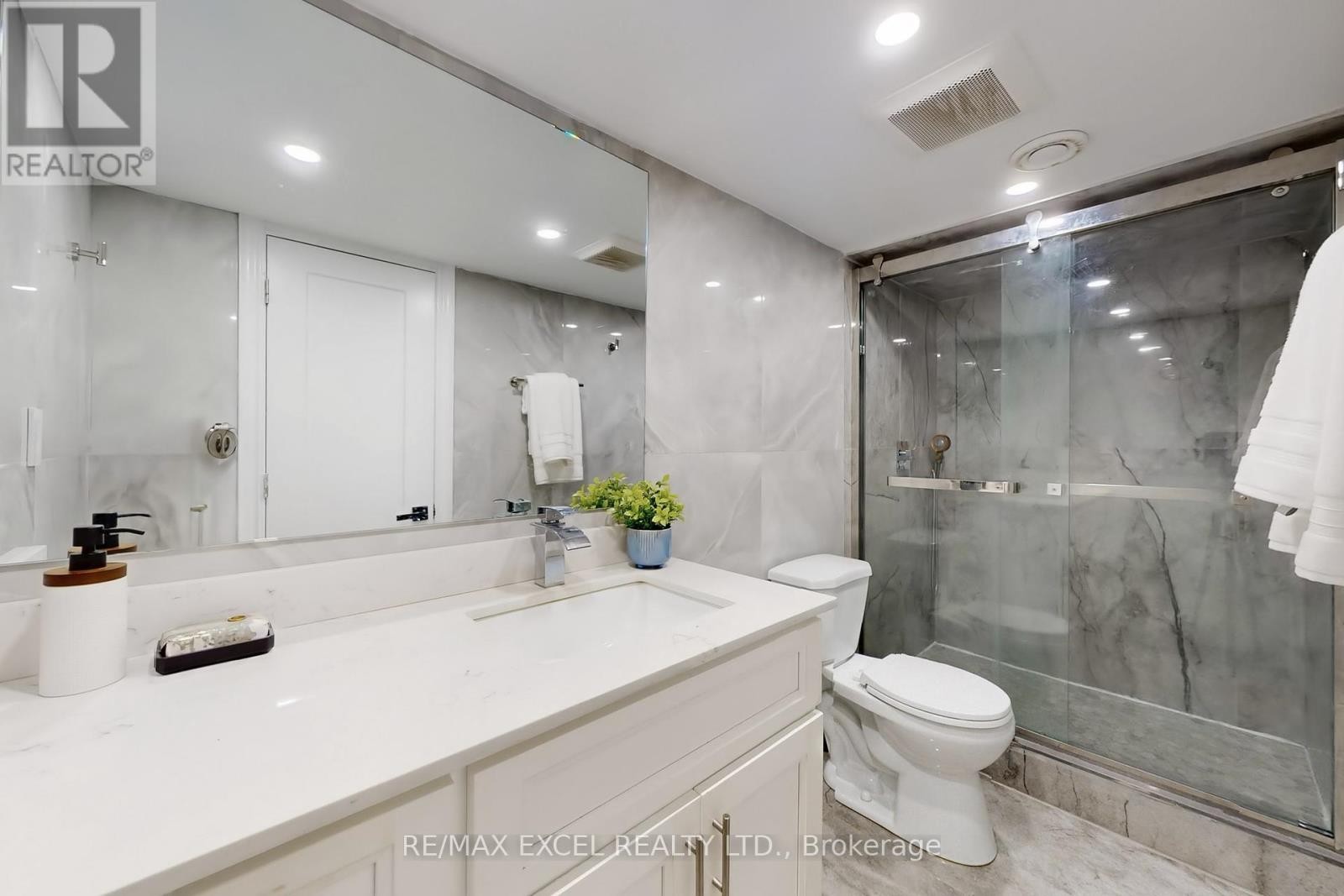 












96 BOUNDARY BOULEVARD

,
Whitchurch-Stouffville (Stouffville),




Ontario
L4A4W2

