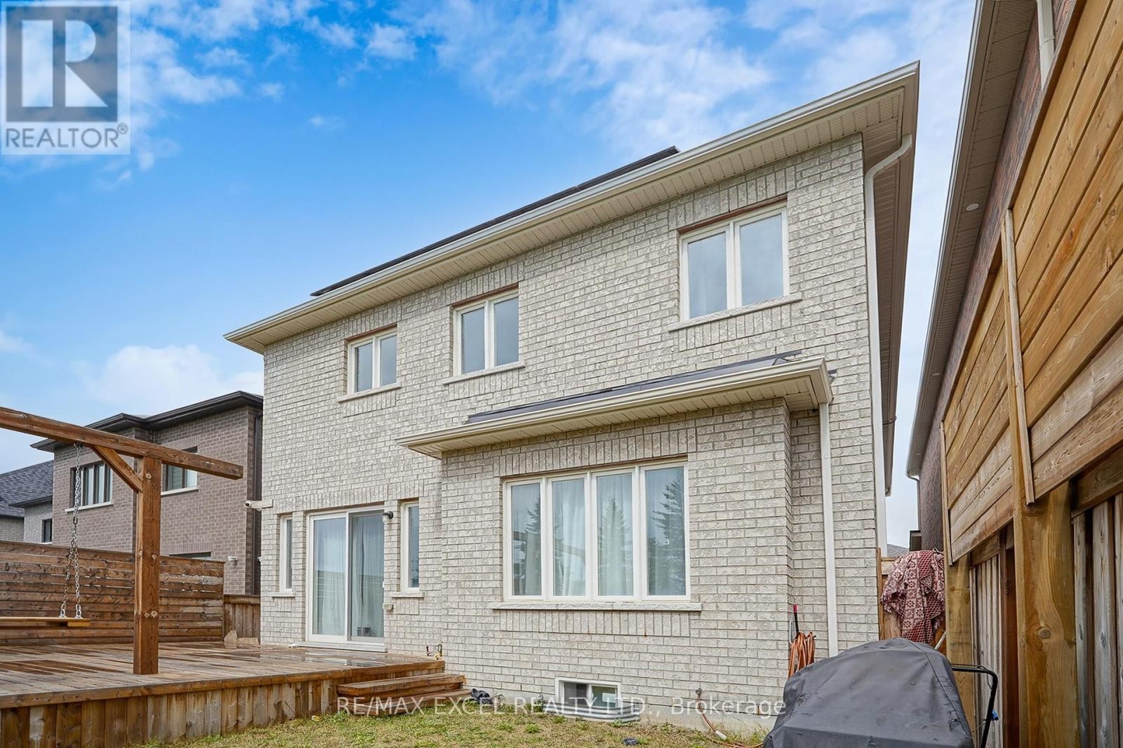












96 BOUNDARY BOULEVARD

,
Whitchurch-Stouffville (Stouffville),




Ontario
L4A4W2

