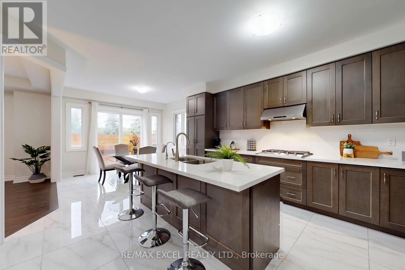 












96 BOUNDARY BOULEVARD

,
Whitchurch-Stouffville (Stouffville),




Ontario
L4A4W2

