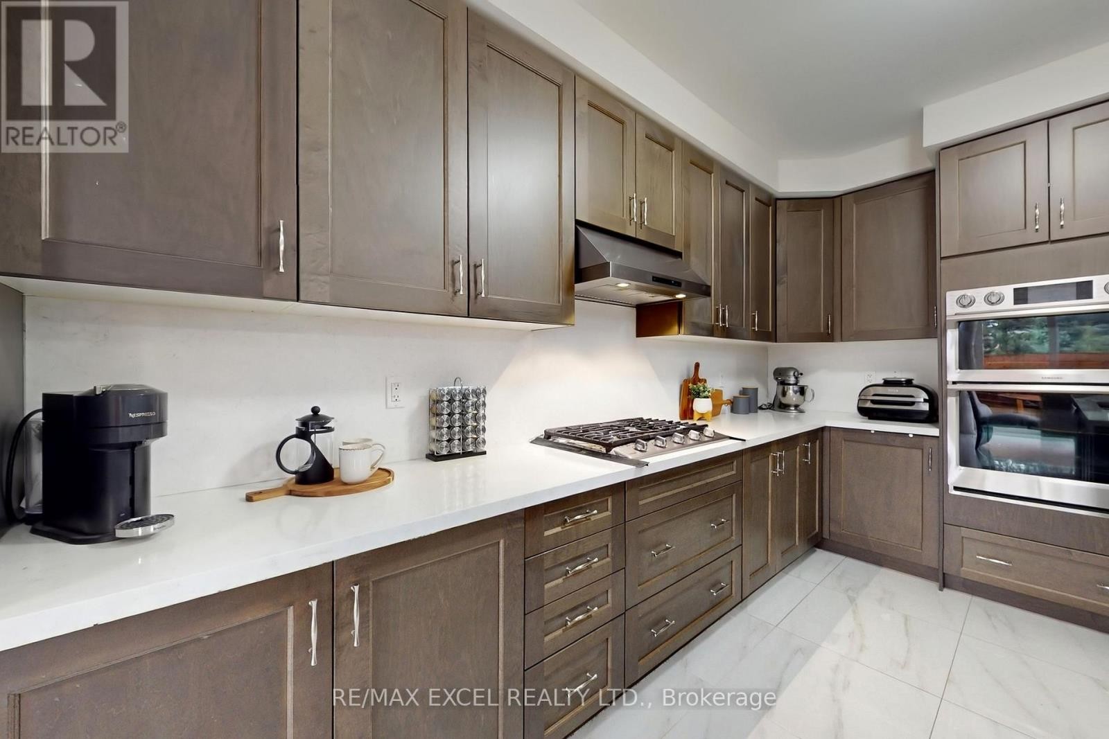 












96 BOUNDARY BOULEVARD

,
Whitchurch-Stouffville (Stouffville),




Ontario
L4A4W2

