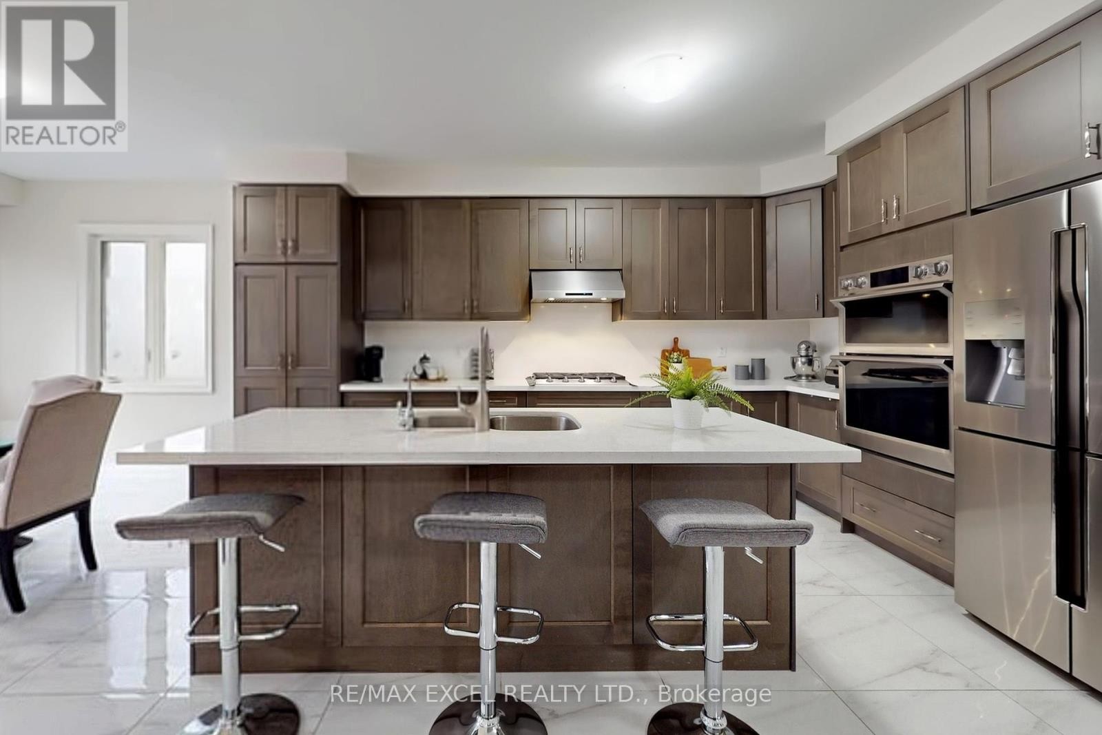 












96 BOUNDARY BOULEVARD

,
Whitchurch-Stouffville (Stouffville),




Ontario
L4A4W2

