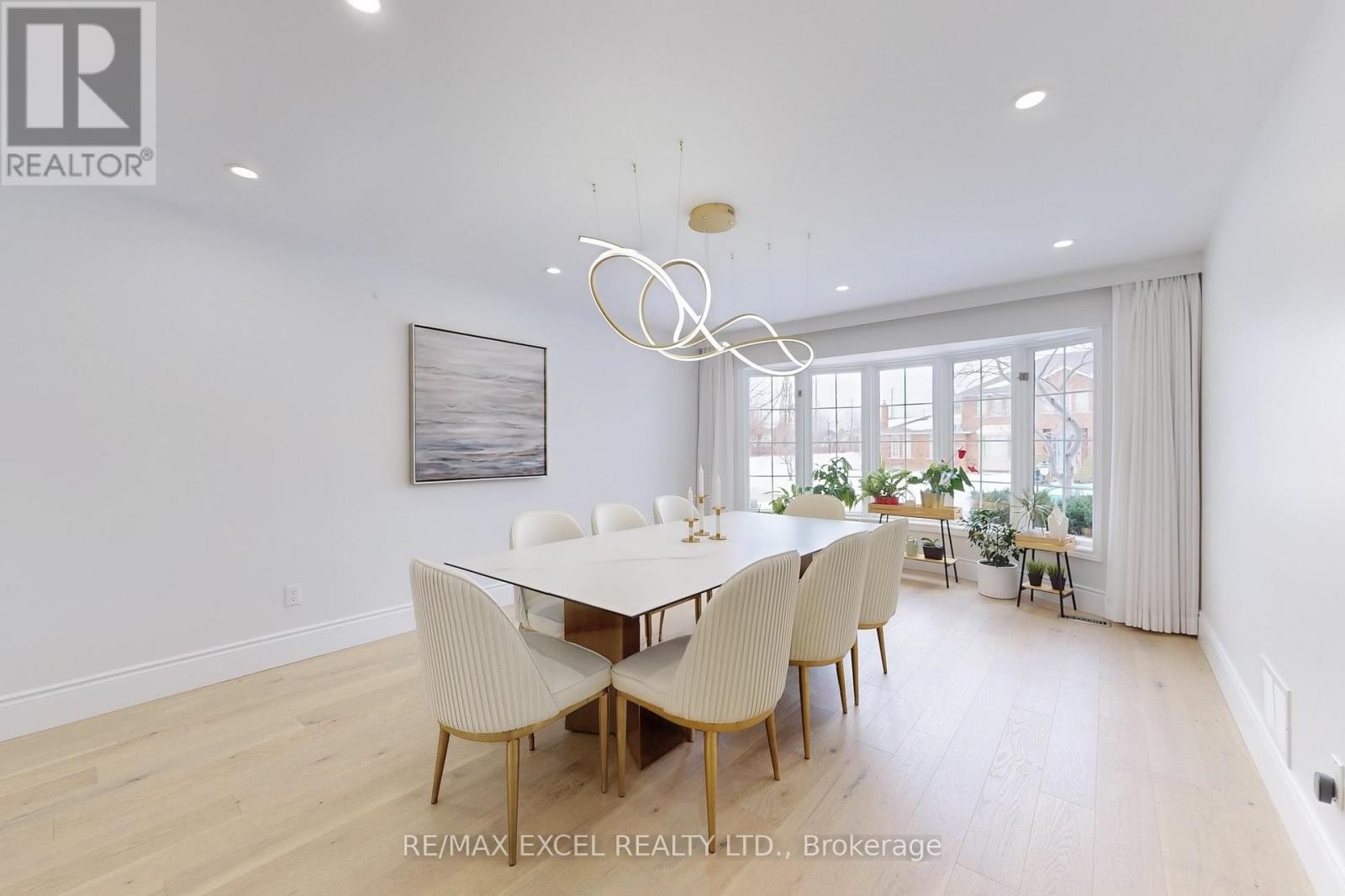 












12 MOSES CRESCENT

,
Markham (Cachet),




Ontario
L6C1S5


