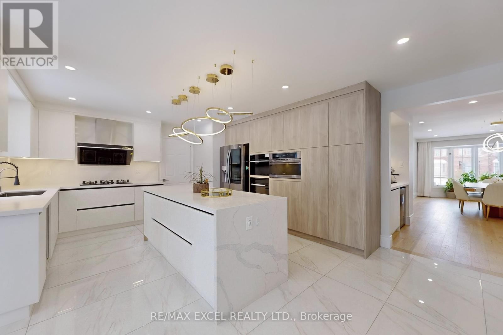 












12 MOSES CRESCENT

,
Markham (Cachet),




Ontario
L6C1S5

