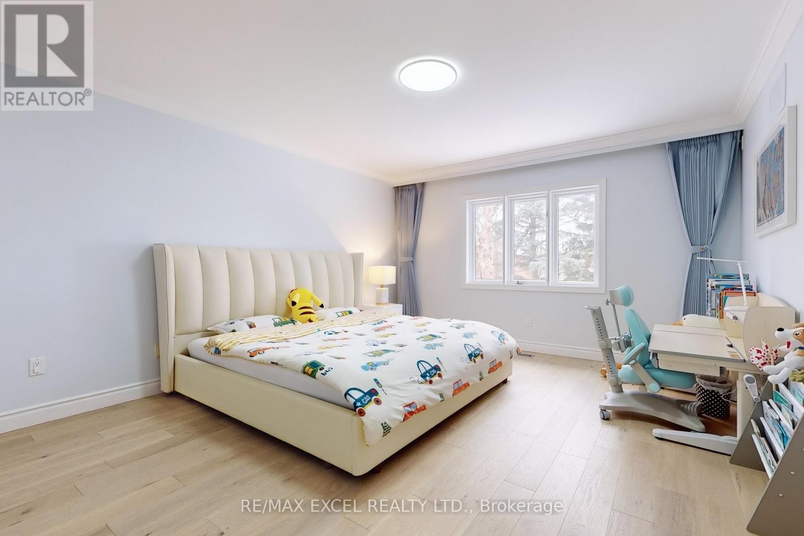 












12 MOSES CRESCENT

,
Markham (Cachet),




Ontario
L6C1S5

