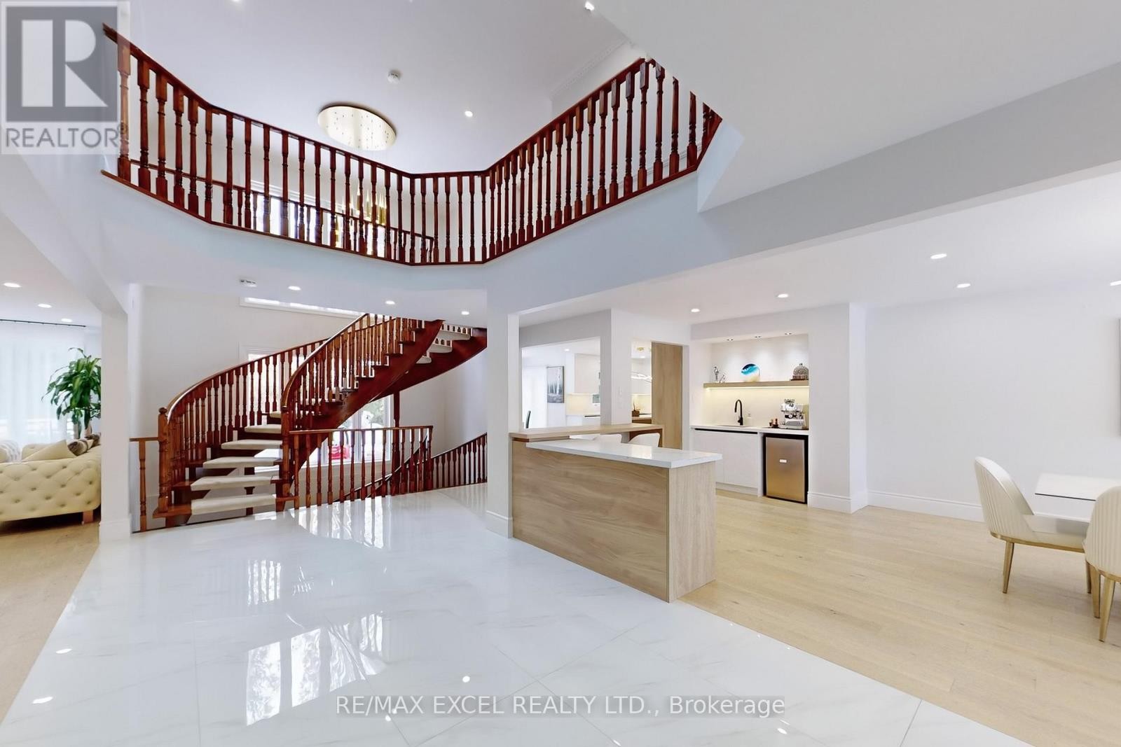 












12 MOSES CRESCENT

,
Markham (Cachet),




Ontario
L6C1S5

