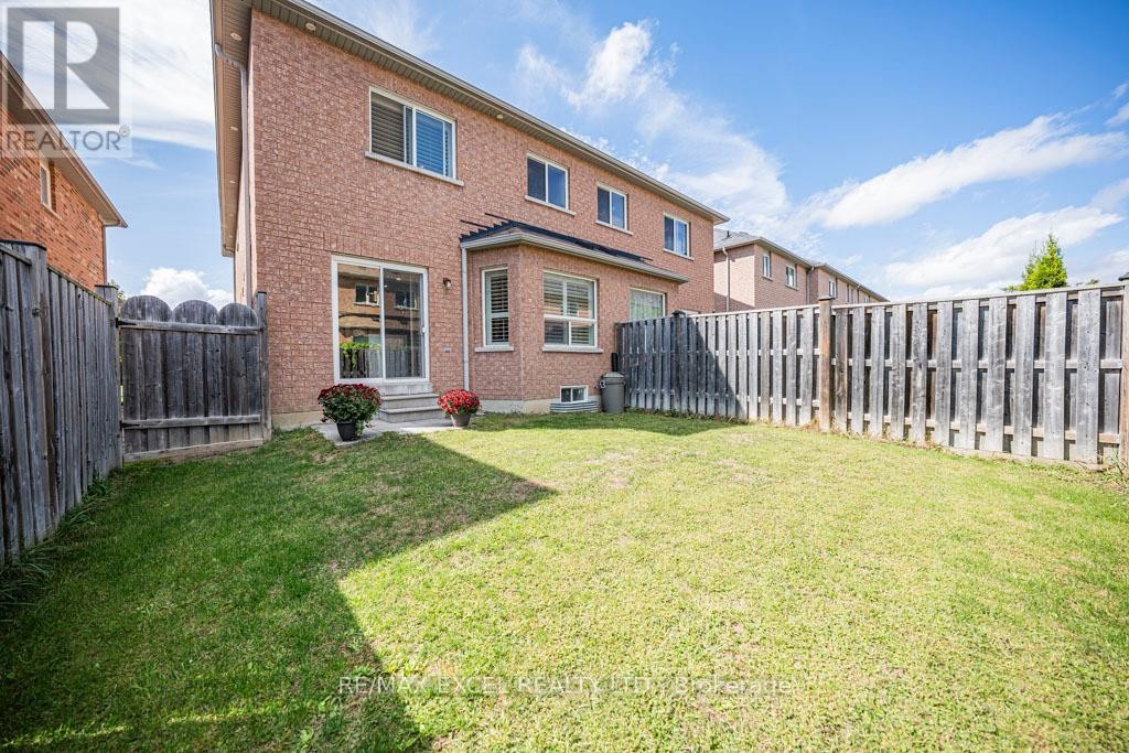 












271 RICHARD UNDERHILL AVENUE

,
Whitchurch-Stouffville (Stouffville),




Ontario
L4A0Y8


