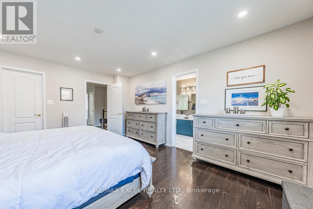 












271 RICHARD UNDERHILL AVENUE

,
Whitchurch-Stouffville (Stouffville),




Ontario
L4A0Y8

