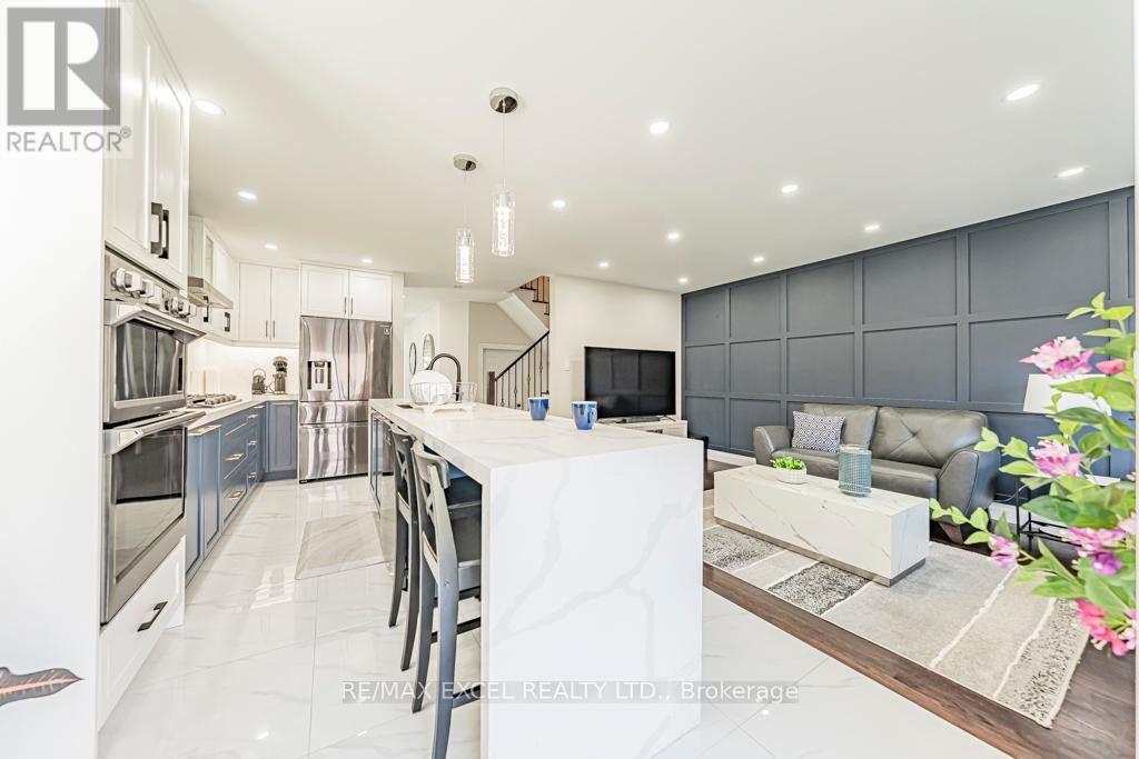 












271 RICHARD UNDERHILL AVENUE

,
Whitchurch-Stouffville (Stouffville),




Ontario
L4A0Y8

