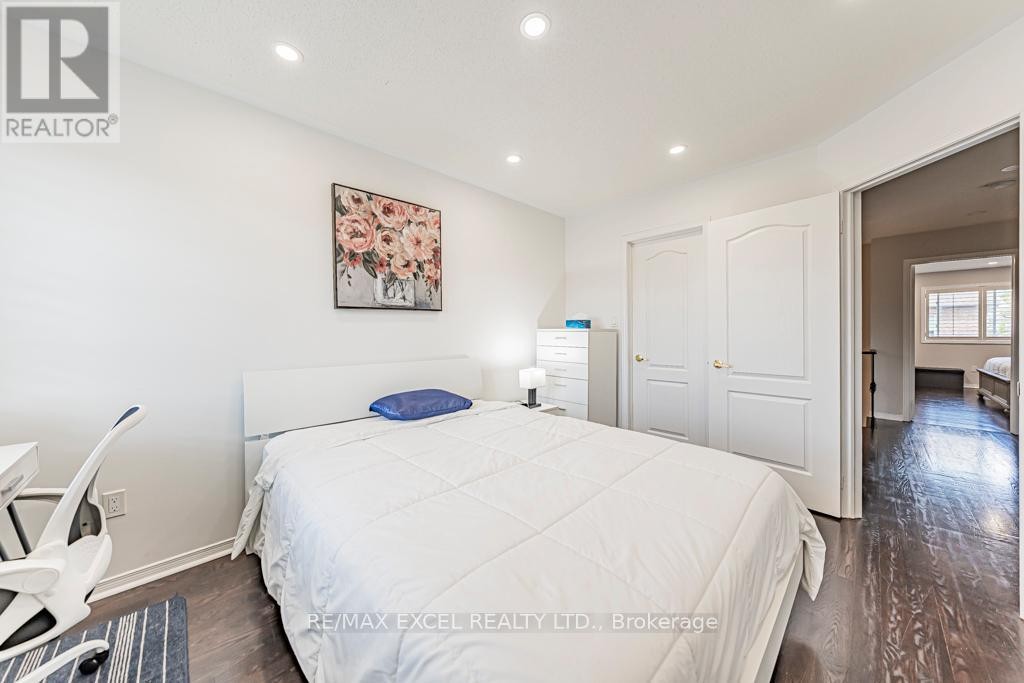 












271 RICHARD UNDERHILL AVENUE

,
Whitchurch-Stouffville (Stouffville),




Ontario
L4A0Y8

