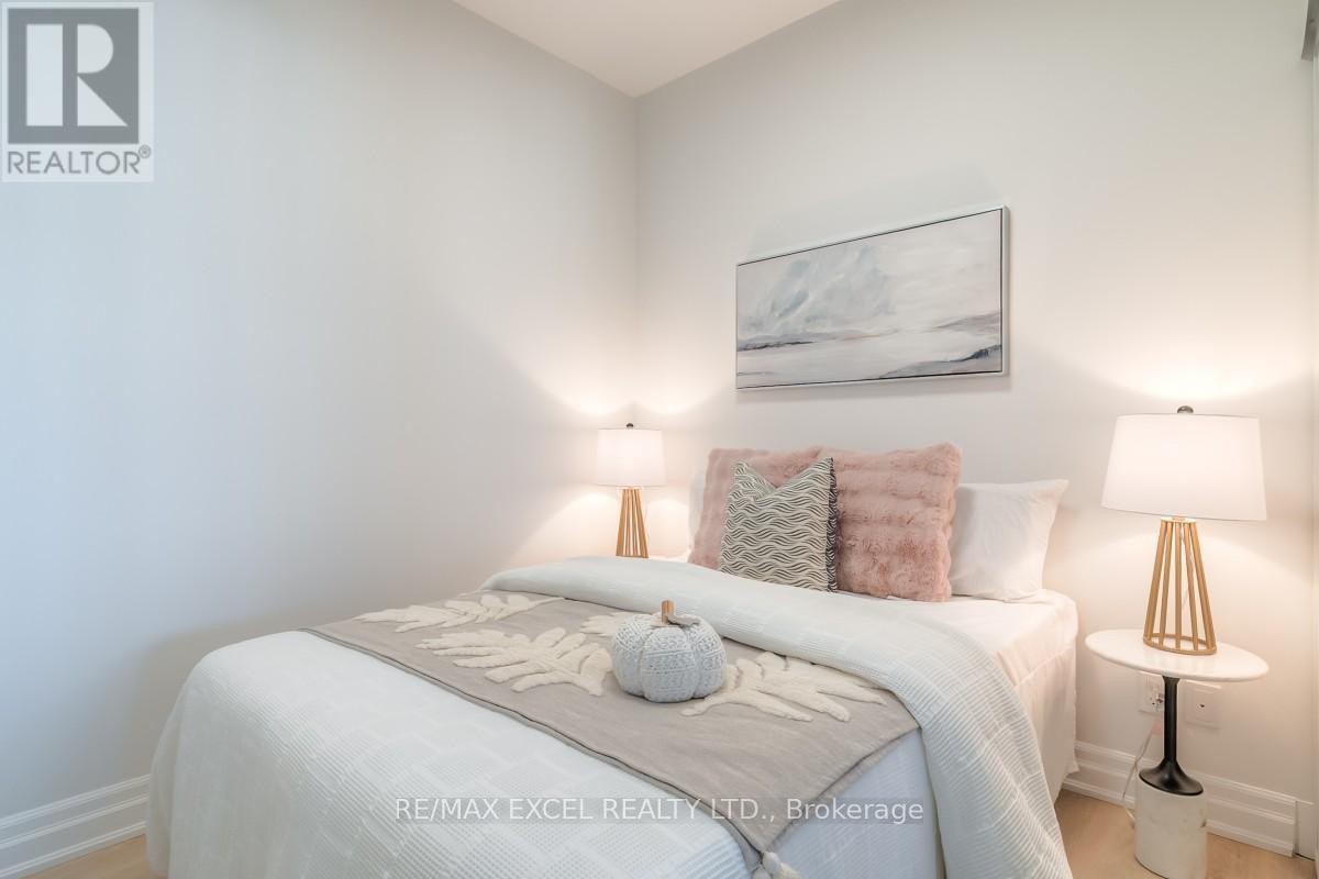 












903 - 8 ROUGE VALLEY DRIVE W

,
Markham (Unionville),




Ontario
L6G0G8

