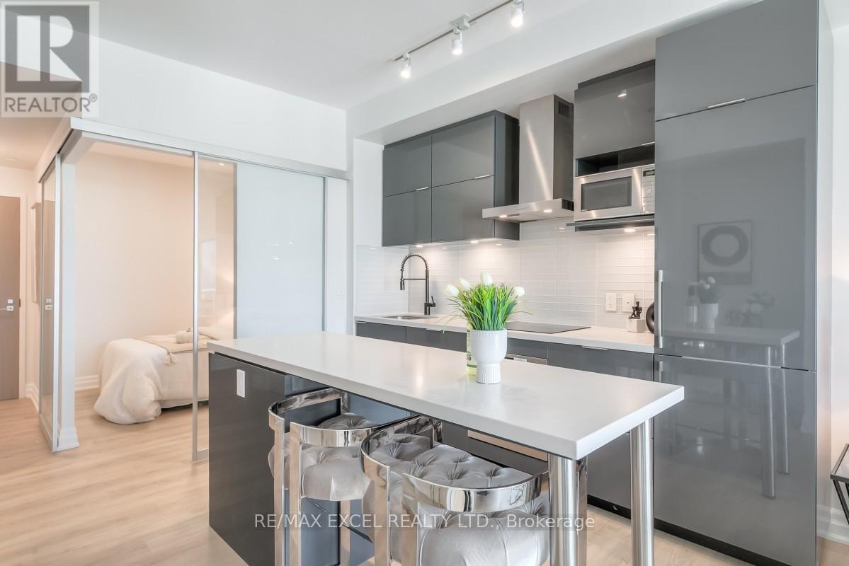 












903 - 8 ROUGE VALLEY DRIVE W

,
Markham (Unionville),




Ontario
L6G0G8

