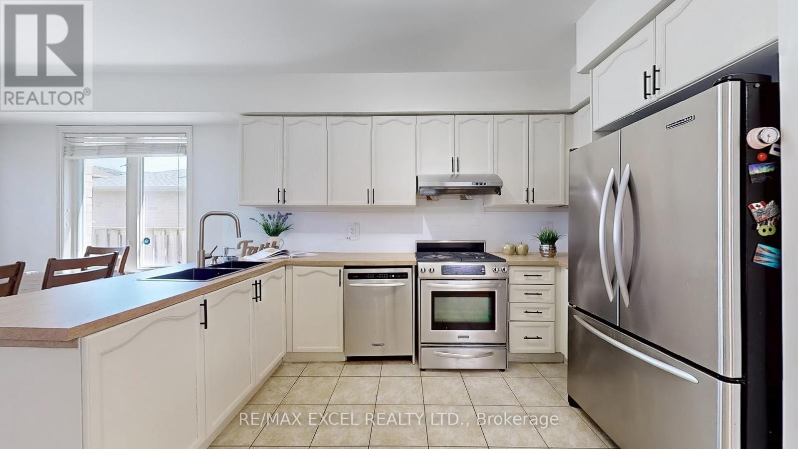 












809 CORNELL ROUGE BOULEVARD

,
Markham (Cornell),




Ontario
L6B0K5


