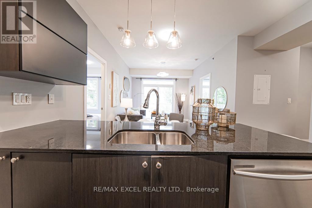 












244 - 28 PRINCE REGENT STREET

,
Markham (Cathedraltown),




Ontario
L6C0V5

