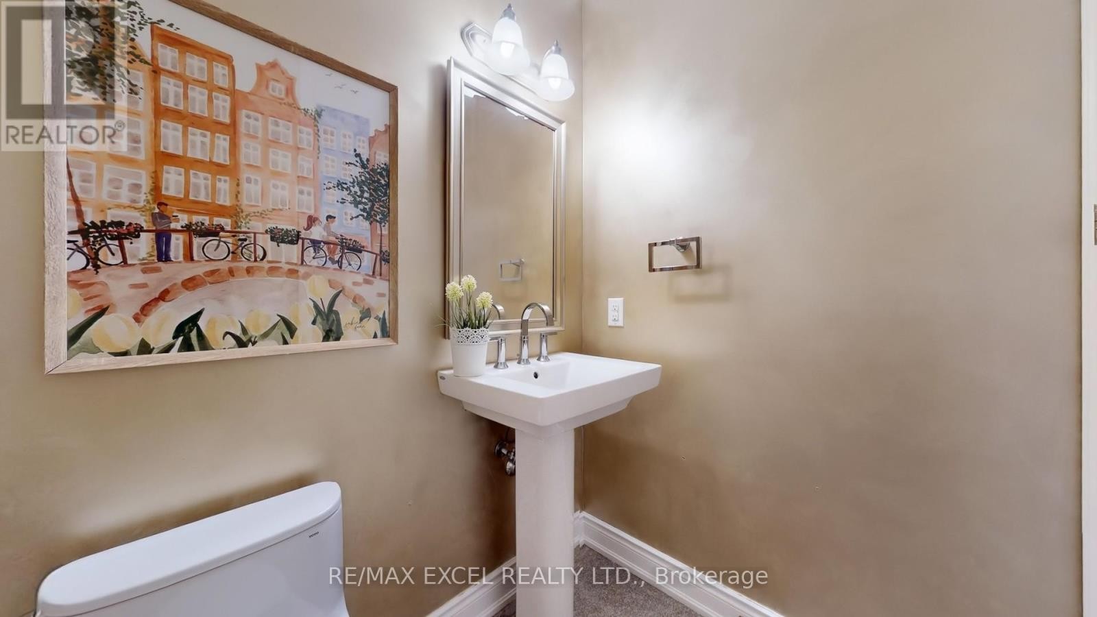 












215 COON'S ROAD

,
Richmond Hill (Oak Ridges),




Ontario
L4E4R3

