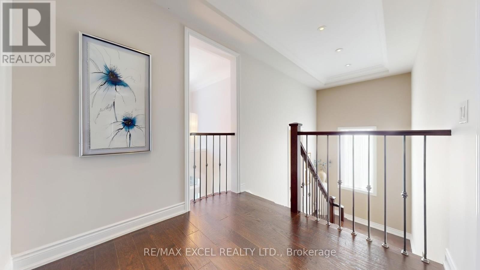 












215 COON'S ROAD

,
Richmond Hill (Oak Ridges),




Ontario
L4E4R3


