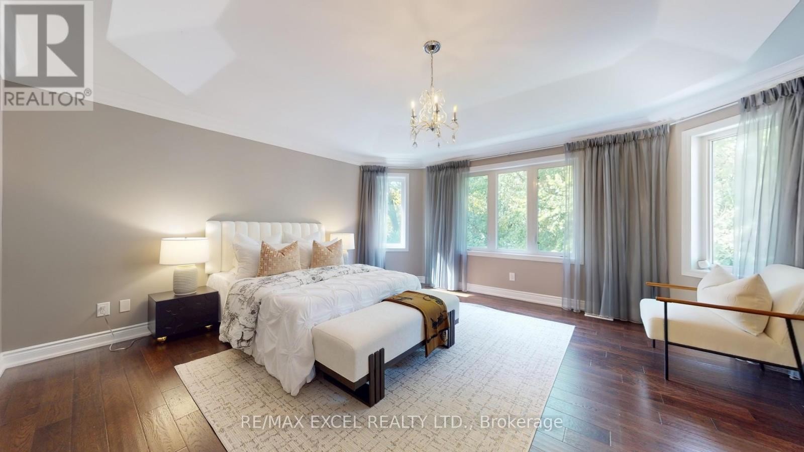 












215 COON'S ROAD

,
Richmond Hill (Oak Ridges),




Ontario
L4E4R3

