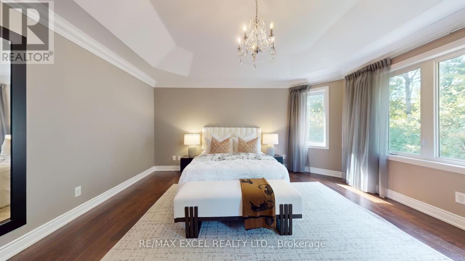 












215 COON'S ROAD

,
Richmond Hill (Oak Ridges),




Ontario
L4E4R3

