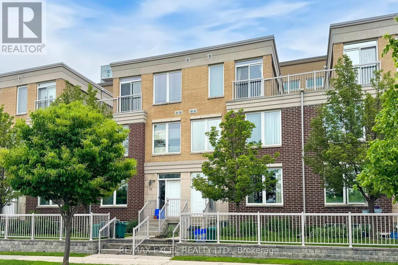 












76 UNITY GARDENS DRIVE

,
Markham (Village Green-South Unionville),




Ontario
L3R4Y7

