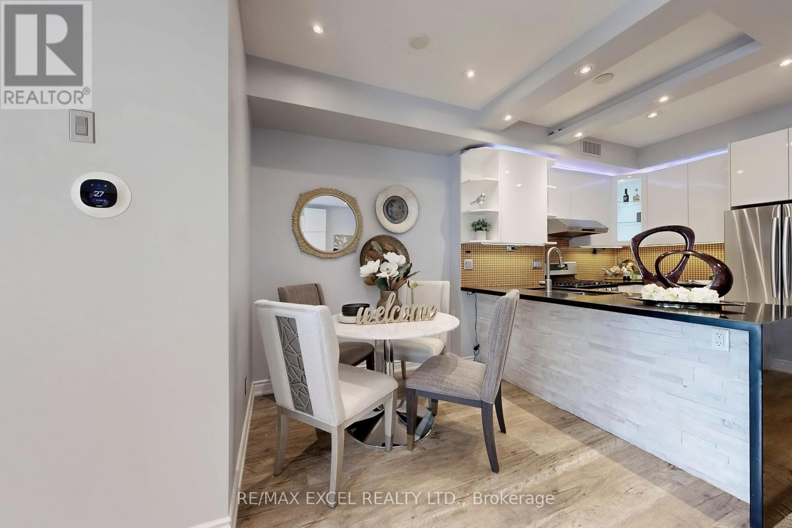 












76 UNITY GARDENS DRIVE

,
Markham (Village Green-South Unionville),




Ontario
L3R4Y7

