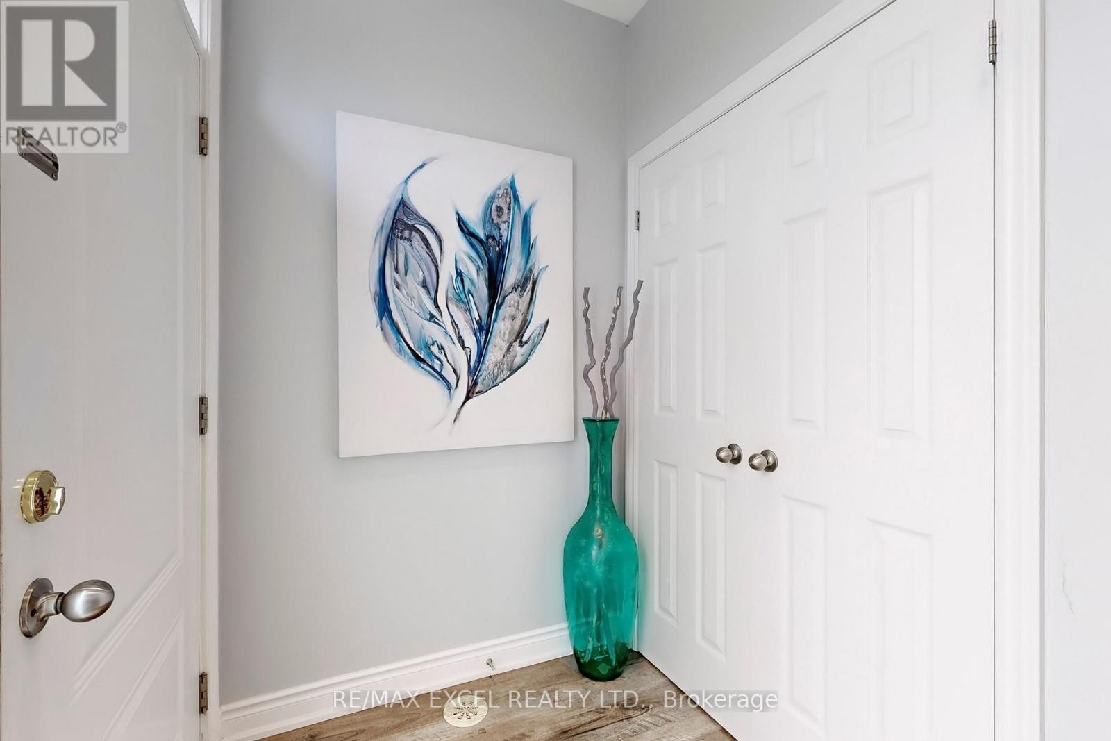 












76 UNITY GARDENS DRIVE

,
Markham (Village Green-South Unionville),




Ontario
L3R4Y7

