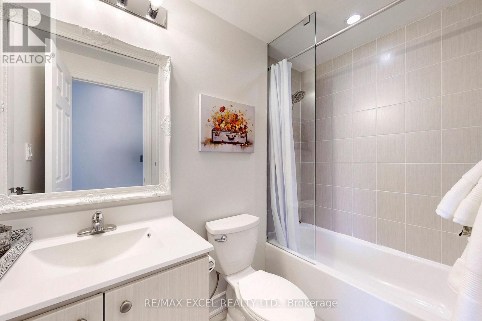 












76 UNITY GARDENS DRIVE

,
Markham (Village Green-South Unionville),




Ontario
L3R4Y7

