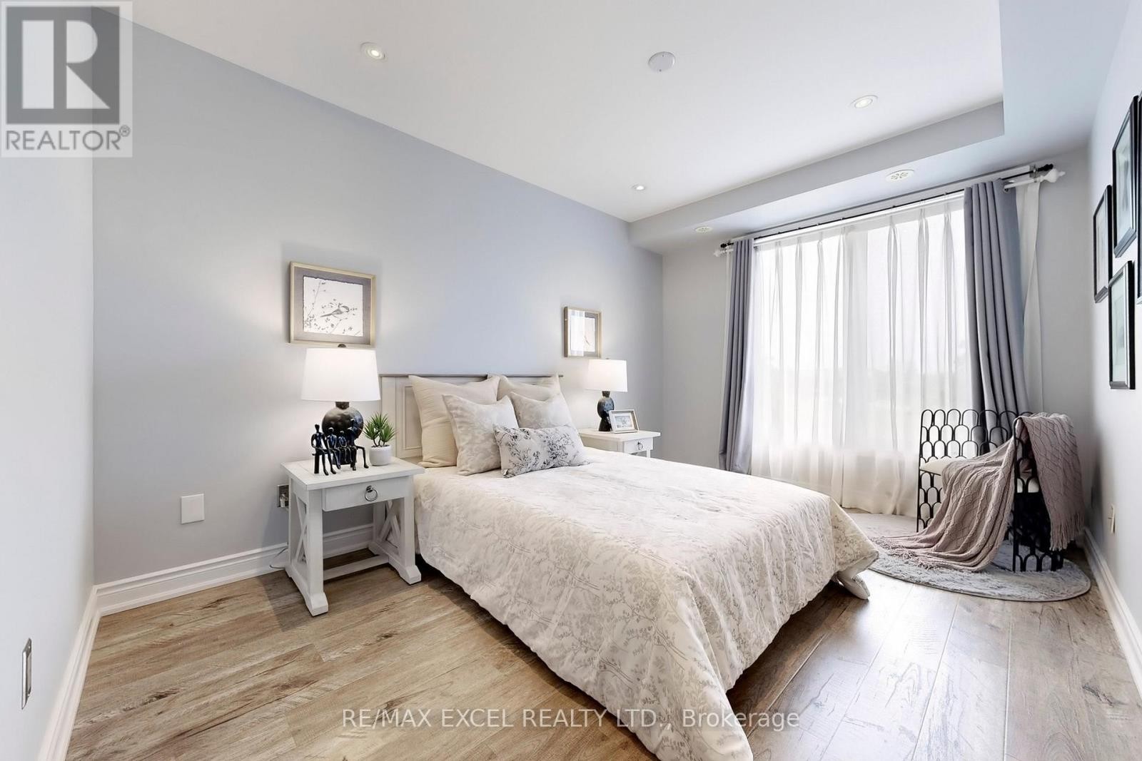 












76 UNITY GARDENS DRIVE

,
Markham (Village Green-South Unionville),




Ontario
L3R4Y7

