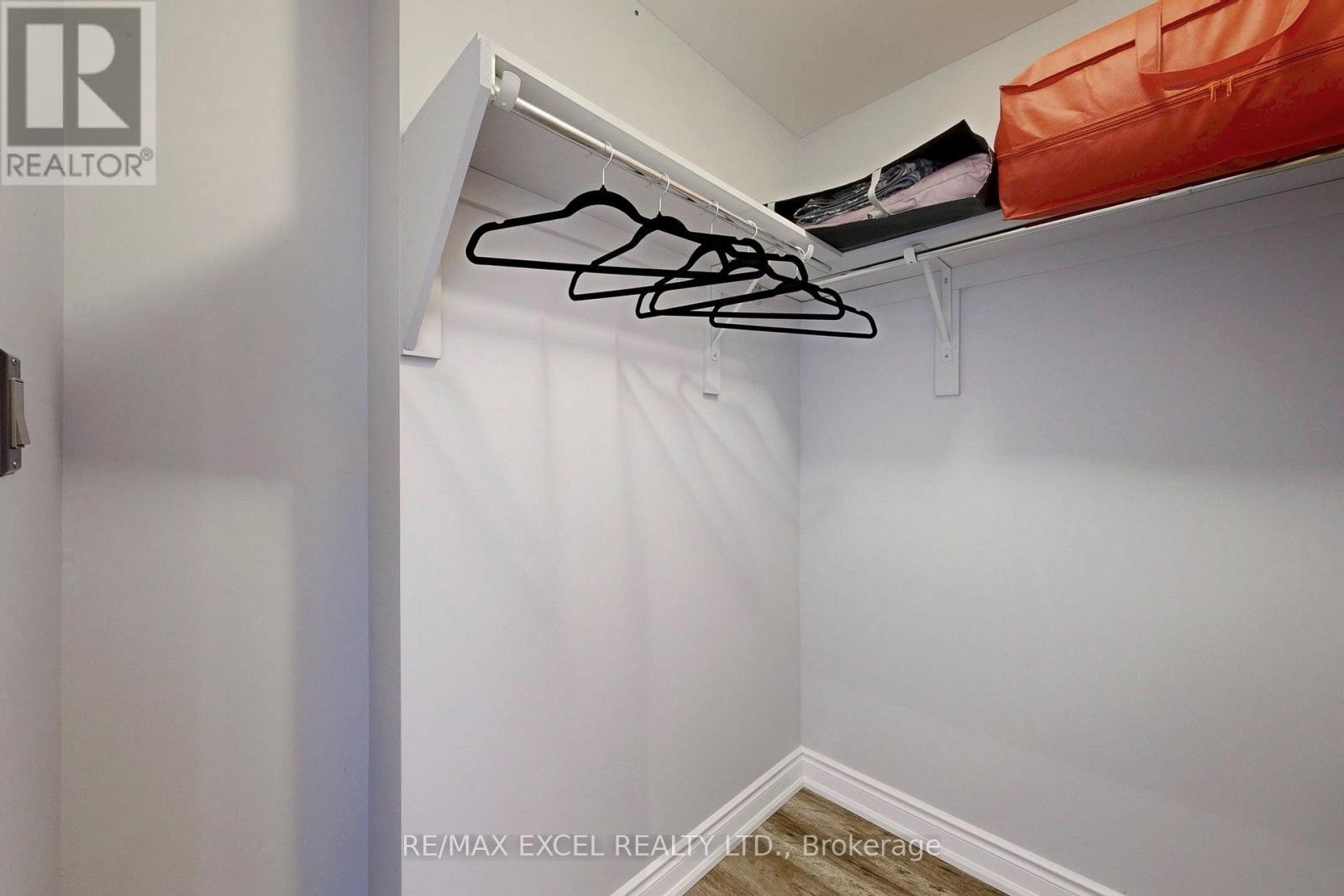 












76 UNITY GARDENS DRIVE

,
Markham (Village Green-South Unionville),




Ontario
L3R4Y7

