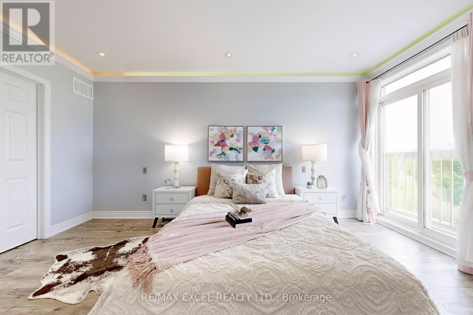 












76 UNITY GARDENS DRIVE

,
Markham (Village Green-South Unionville),




Ontario
L3R4Y7

