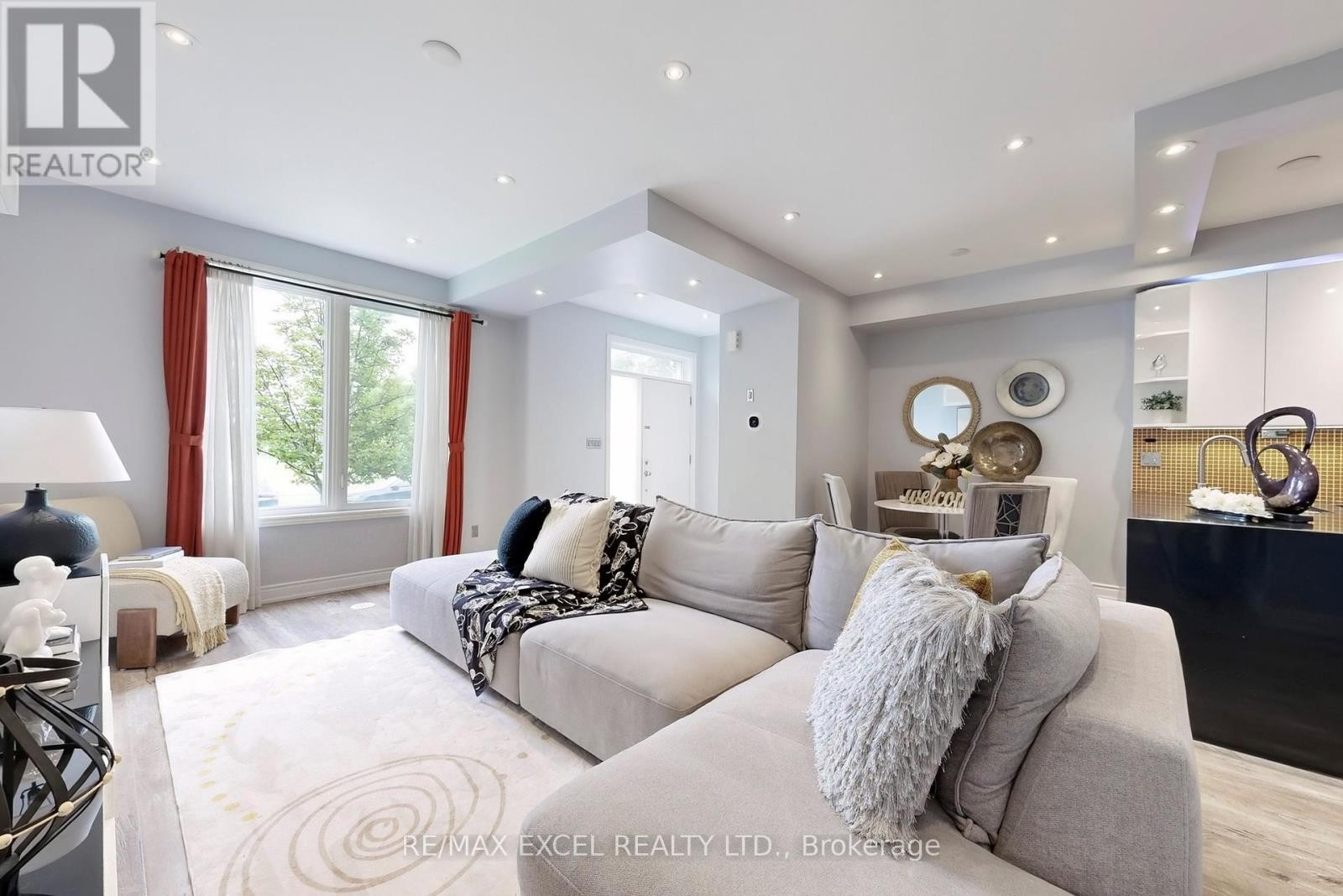 












76 UNITY GARDENS DRIVE

,
Markham (Village Green-South Unionville),




Ontario
L3R4Y7

