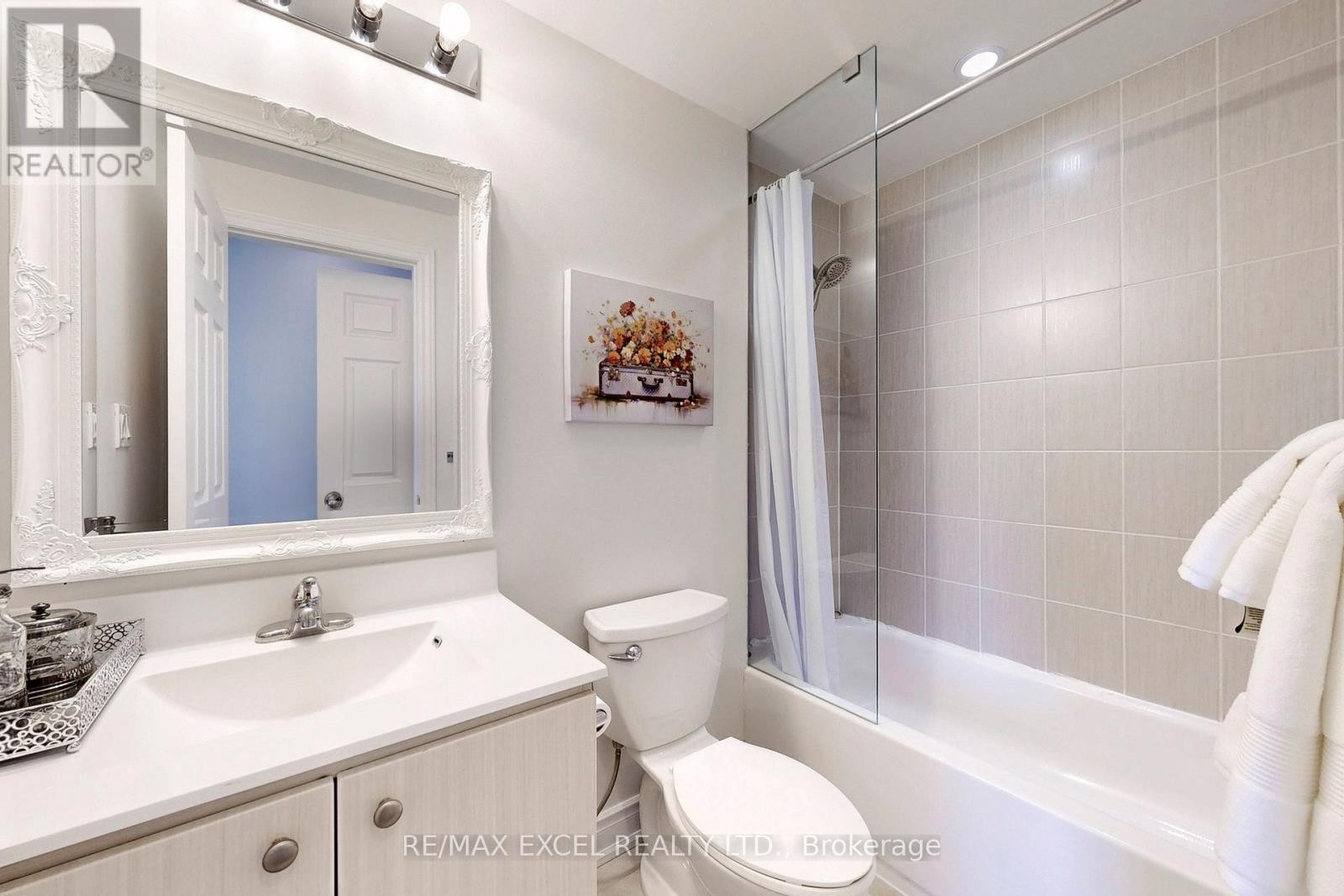 












76 UNITY GARDENS DRIVE

,
Markham (Village Green-South Unionville),




Ontario
L3R4Y7

