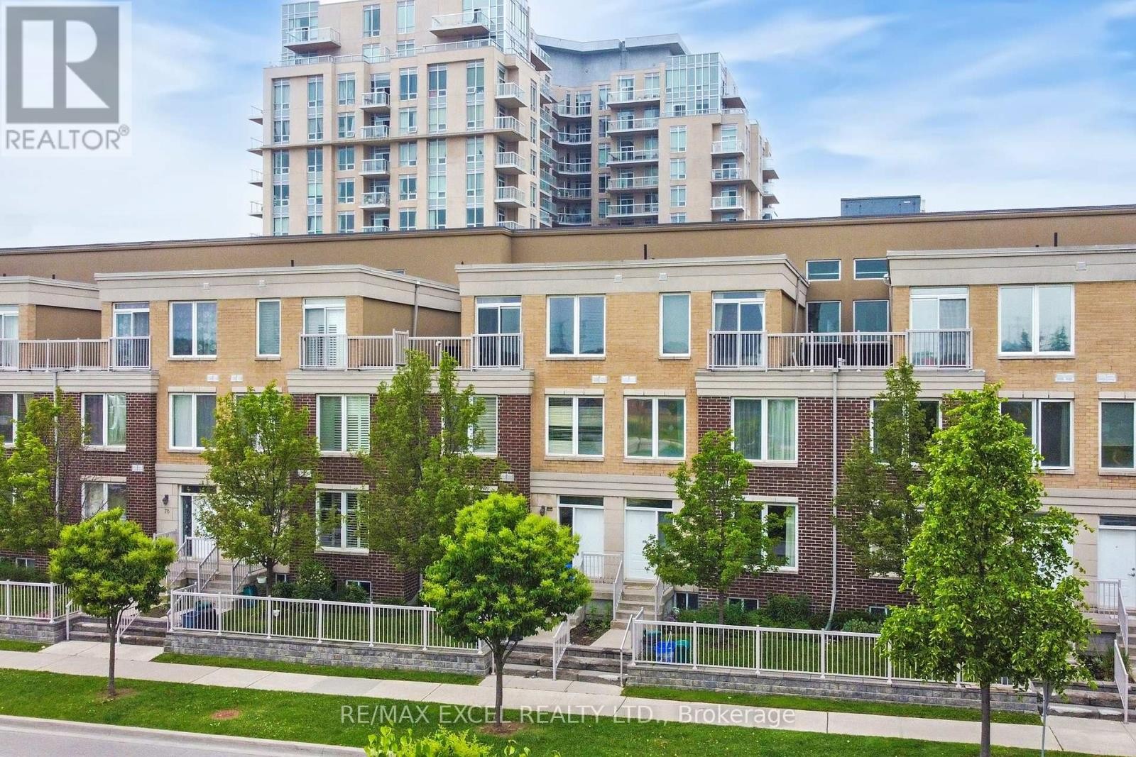 












76 UNITY GARDENS DRIVE

,
Markham (Village Green-South Unionville),




Ontario
L3R4Y7

