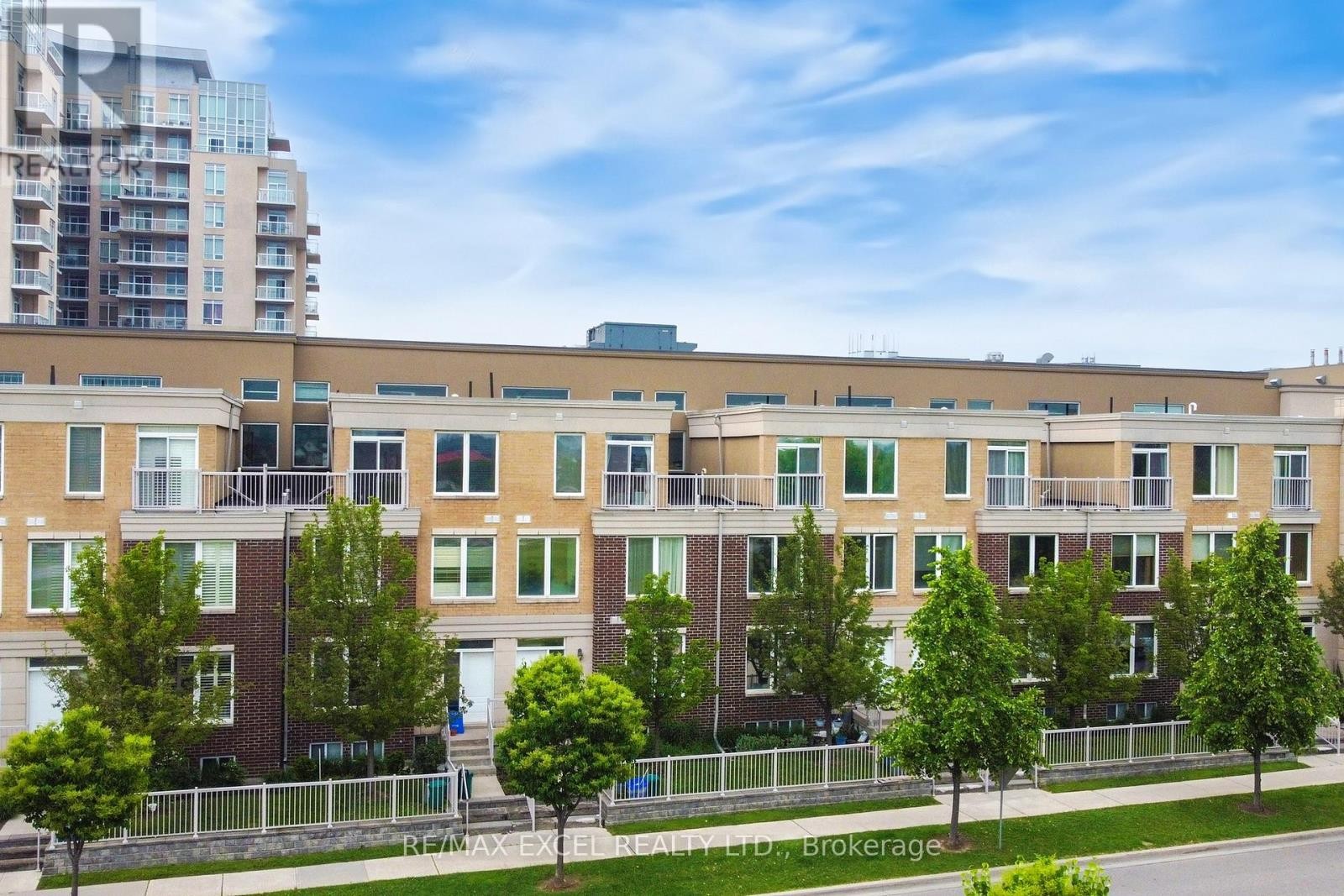 












76 UNITY GARDENS DRIVE

,
Markham (Village Green-South Unionville),




Ontario
L3R4Y7

