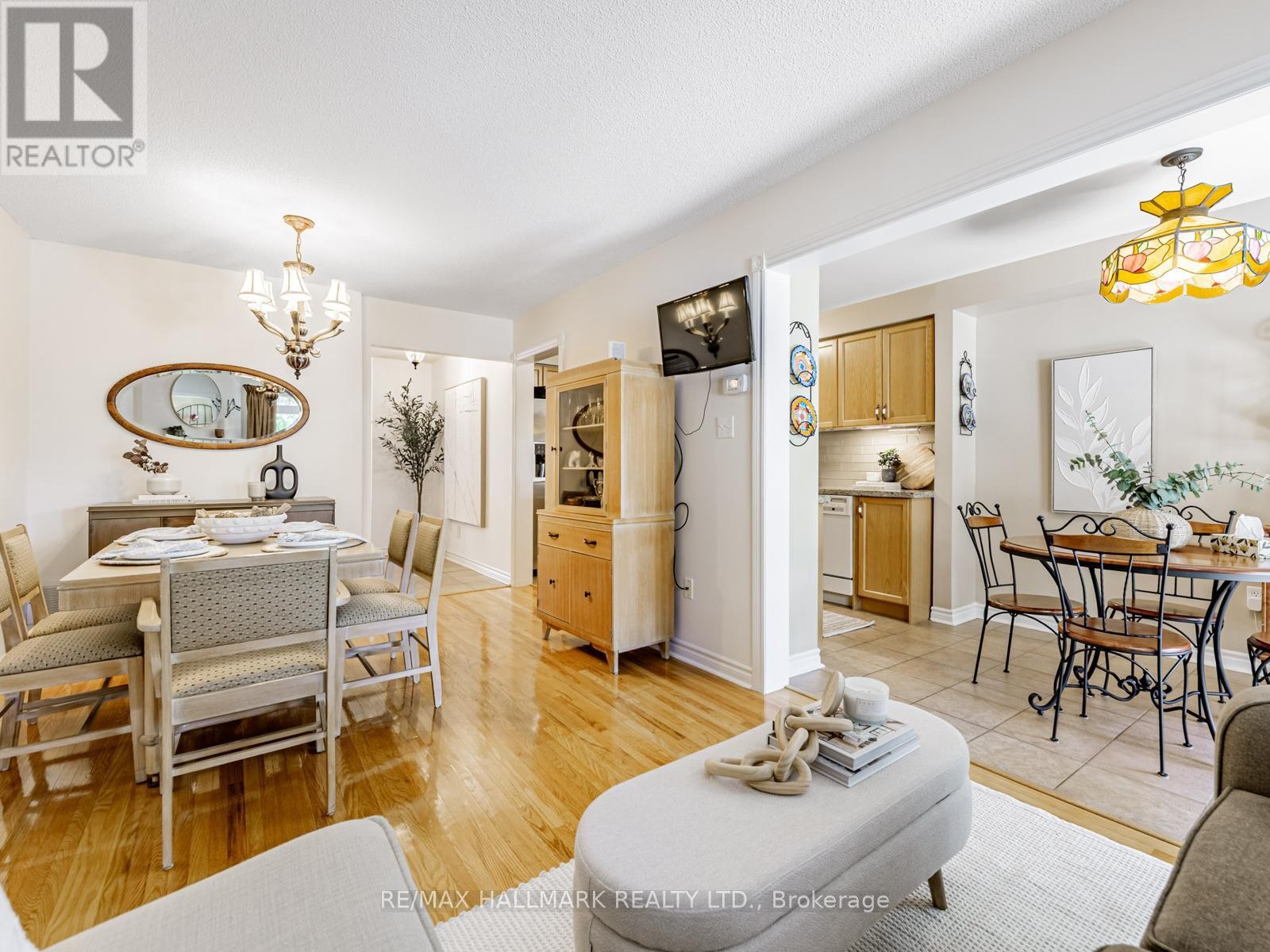 












52 MISTLEFLOWER COURT

,
Richmond Hill (Oak Ridges),




Ontario
L4E3T9

